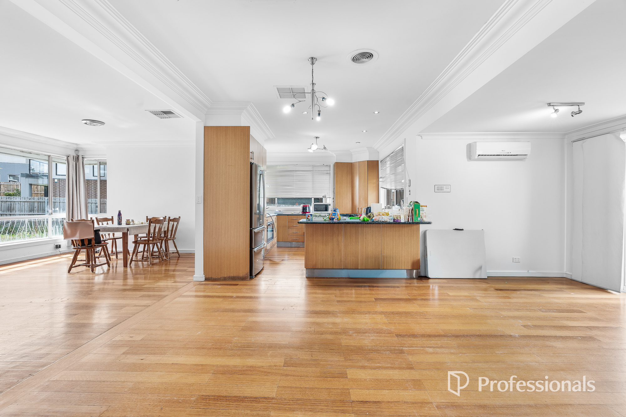1&2/3 Vicki Court, Doncaster East, Vic, 3109 - Image 2