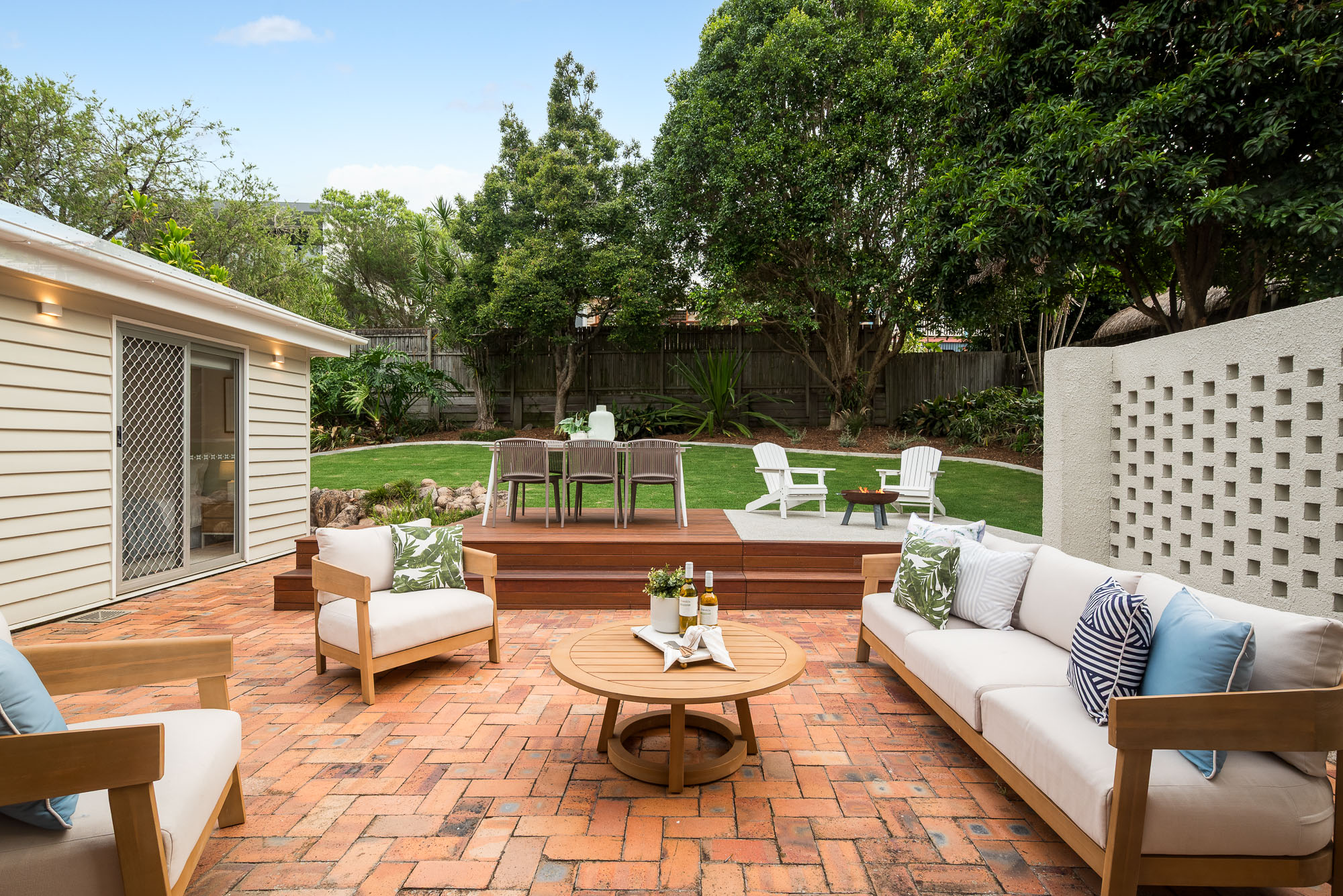 5-bedroom house at 35 Benbow Street, Tarragindi, QLD 4121, Brisbane, Queensland