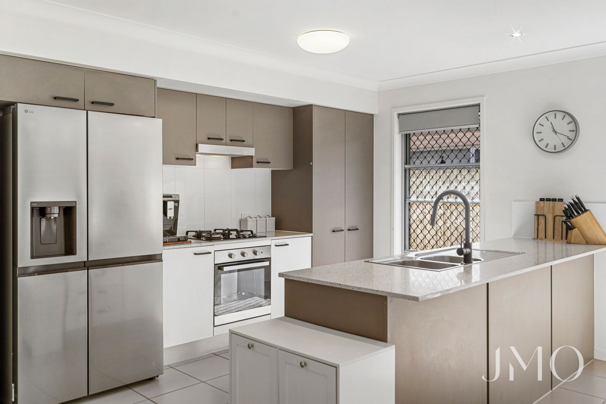 127 BROOKSIDE CIRCUIT, Ormeau QLD 4208 - Image 6