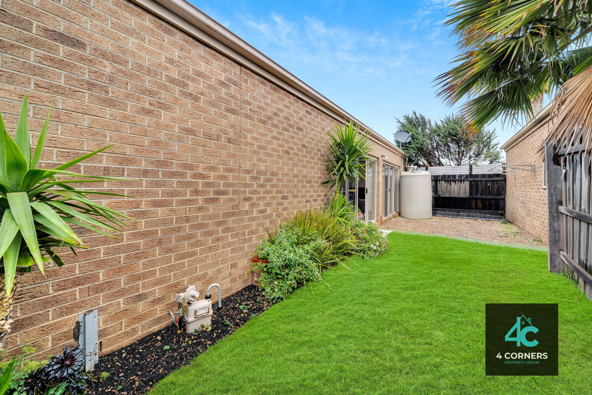 3-bedroom unit at 2/5 Bernhardt Avenue, Hoppers Crossing, VIC 3029, Wyndham, Victoria
