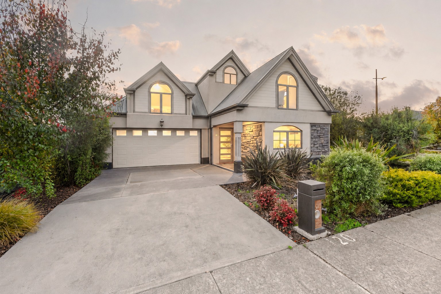 31 NATIVE AVENUE, Mount Duneed VIC 3217 - Image 2