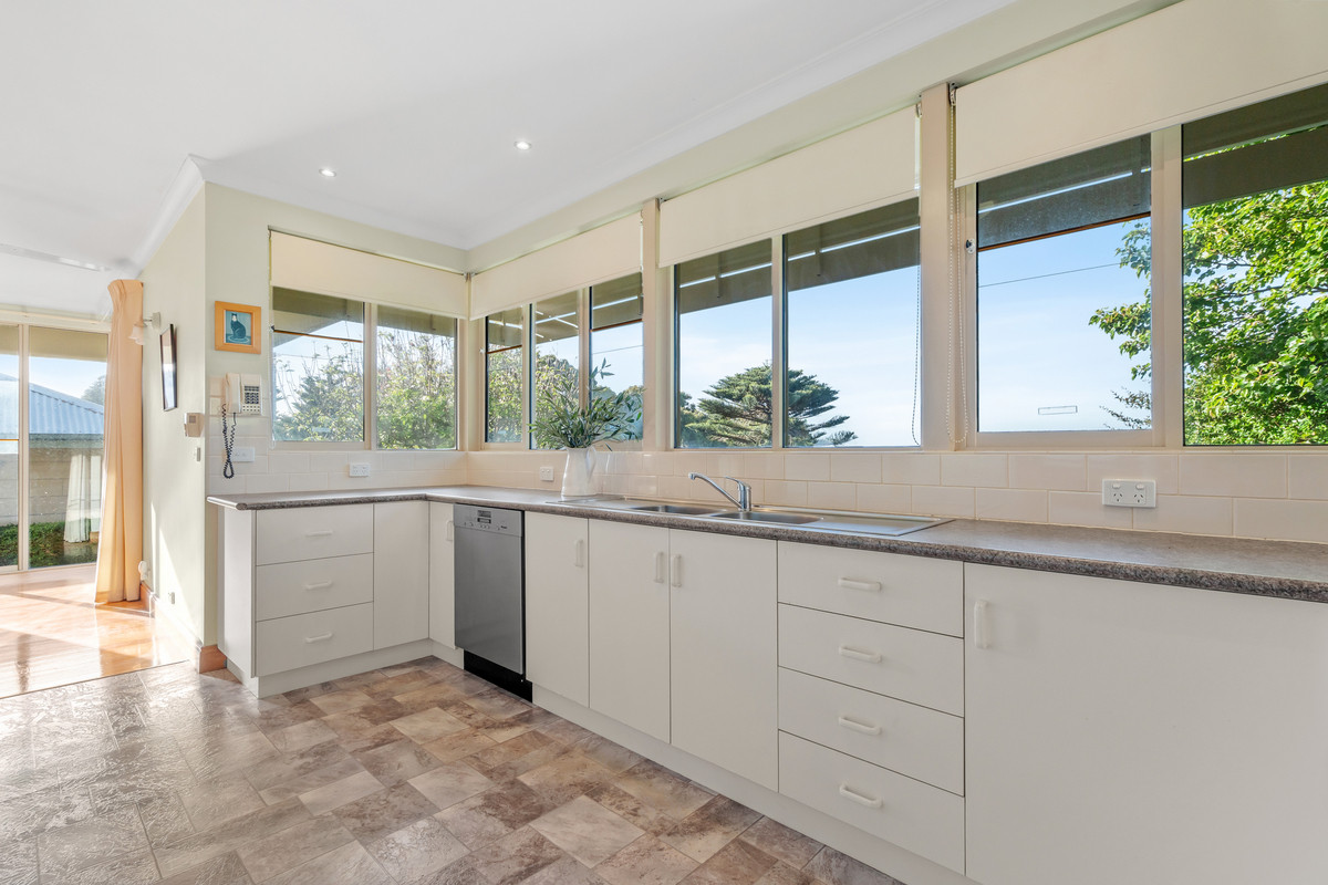3-bedroom house at 1/7 Regent, Port Fairy, Vic, 3284, Moyne, Victoria