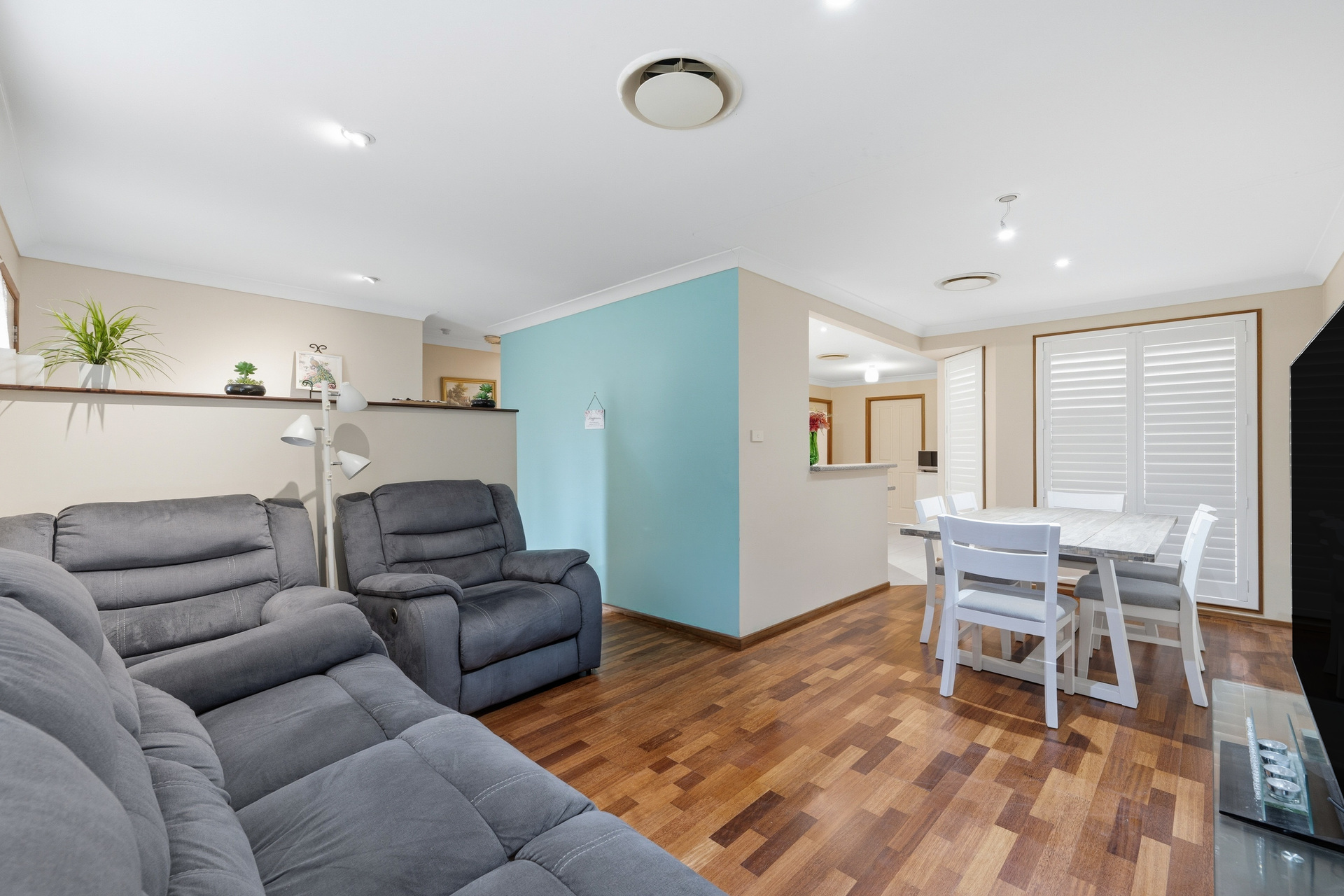 8 Daviesia Place, Glenmore Park, NSW 2745 - Image 2