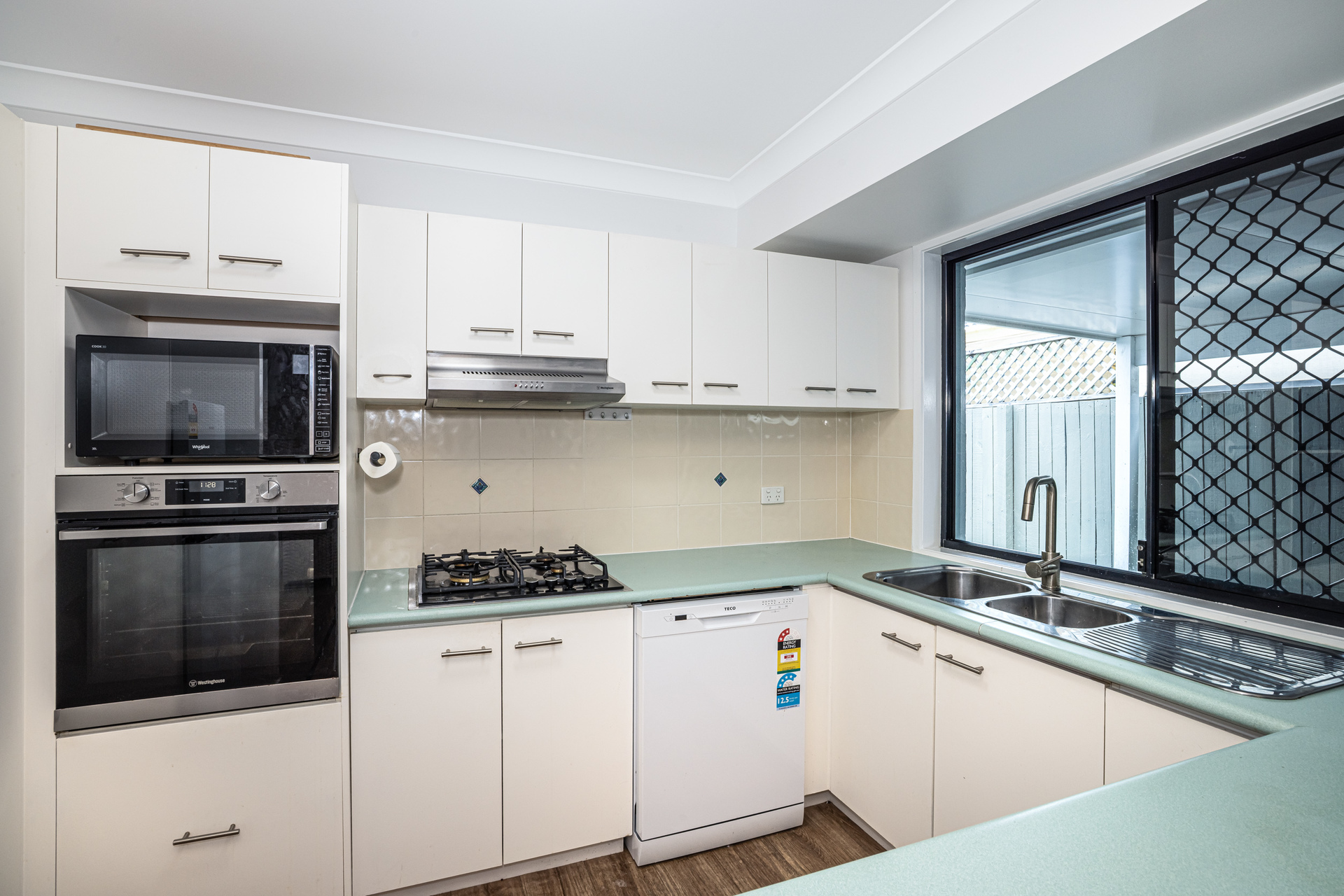 3 Seafarer Court , Sandstone Point, Qld, 4511 - Image 6