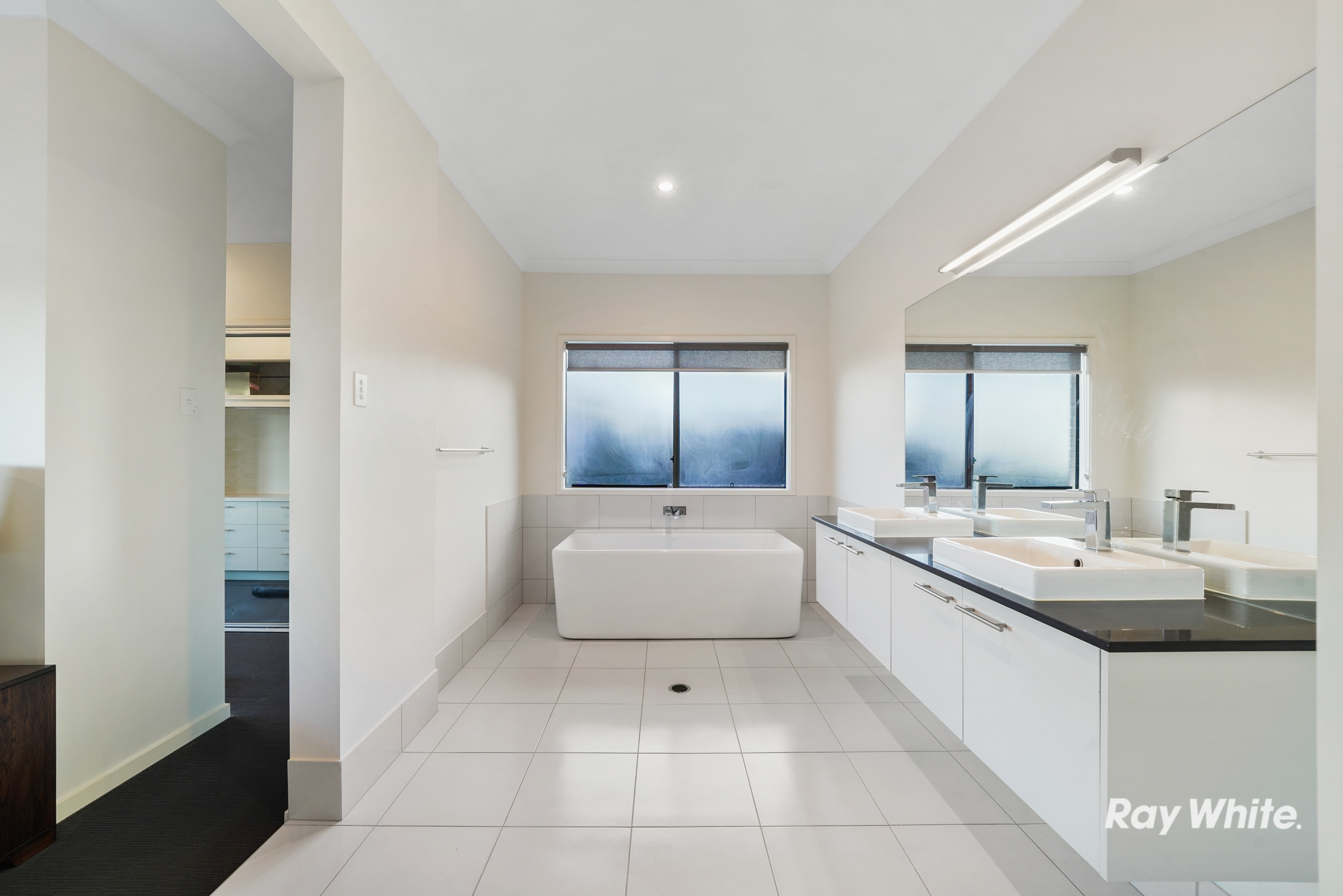 5-bedroom house at 25 Lynette Way, Daisy Hill, QLD 4127, Logan, Queensland