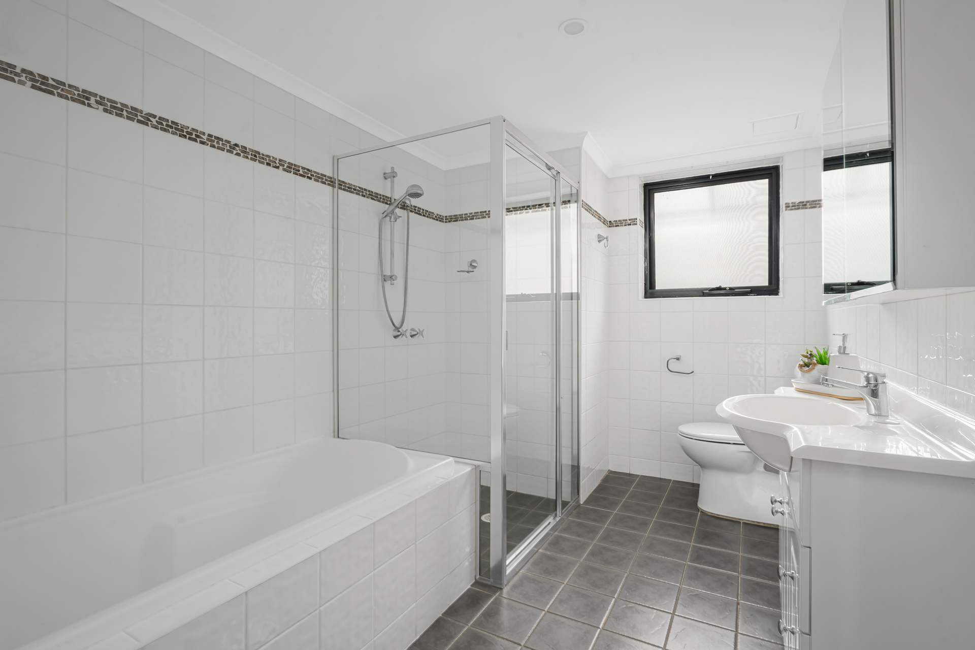 3-bedroom unit at 10/12-20 Lachlan Street, Liverpool, NSW 2170, Liverpool, New South Wales