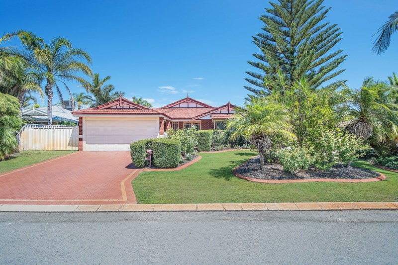22 TRITONIA RISE, Thornlie WA 6108 - Image 1