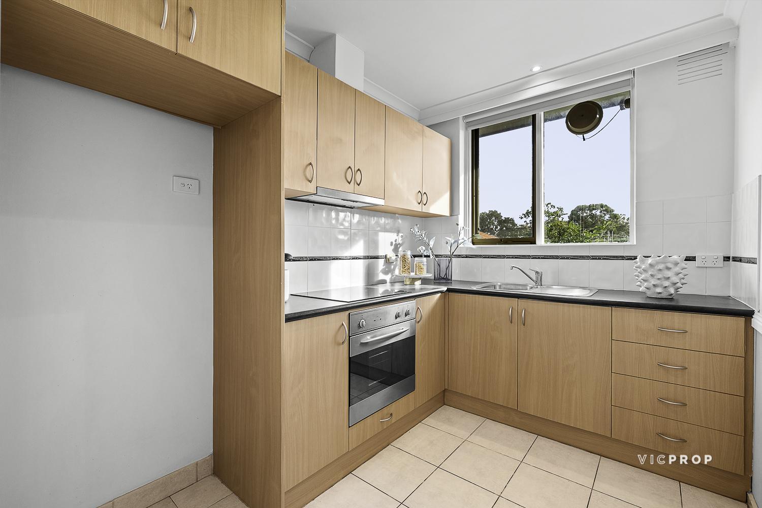 8 614 MORELAND ROAD, BRUNSWICK WEST VIC 3055 - Image 5