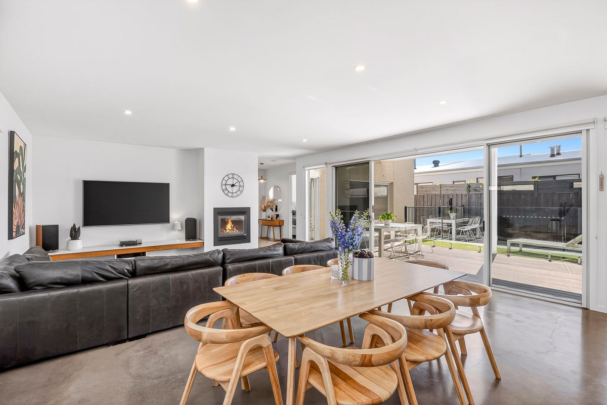 6 WAX AVENUE, Torquay VIC 3228 - Image 6