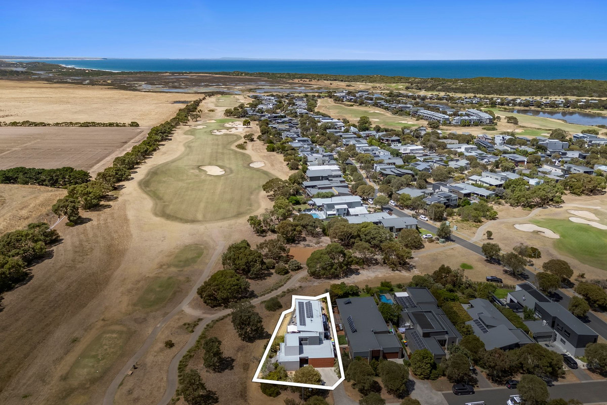 6 DRUIDS GLEN, Torquay VIC 3228 - Image 2