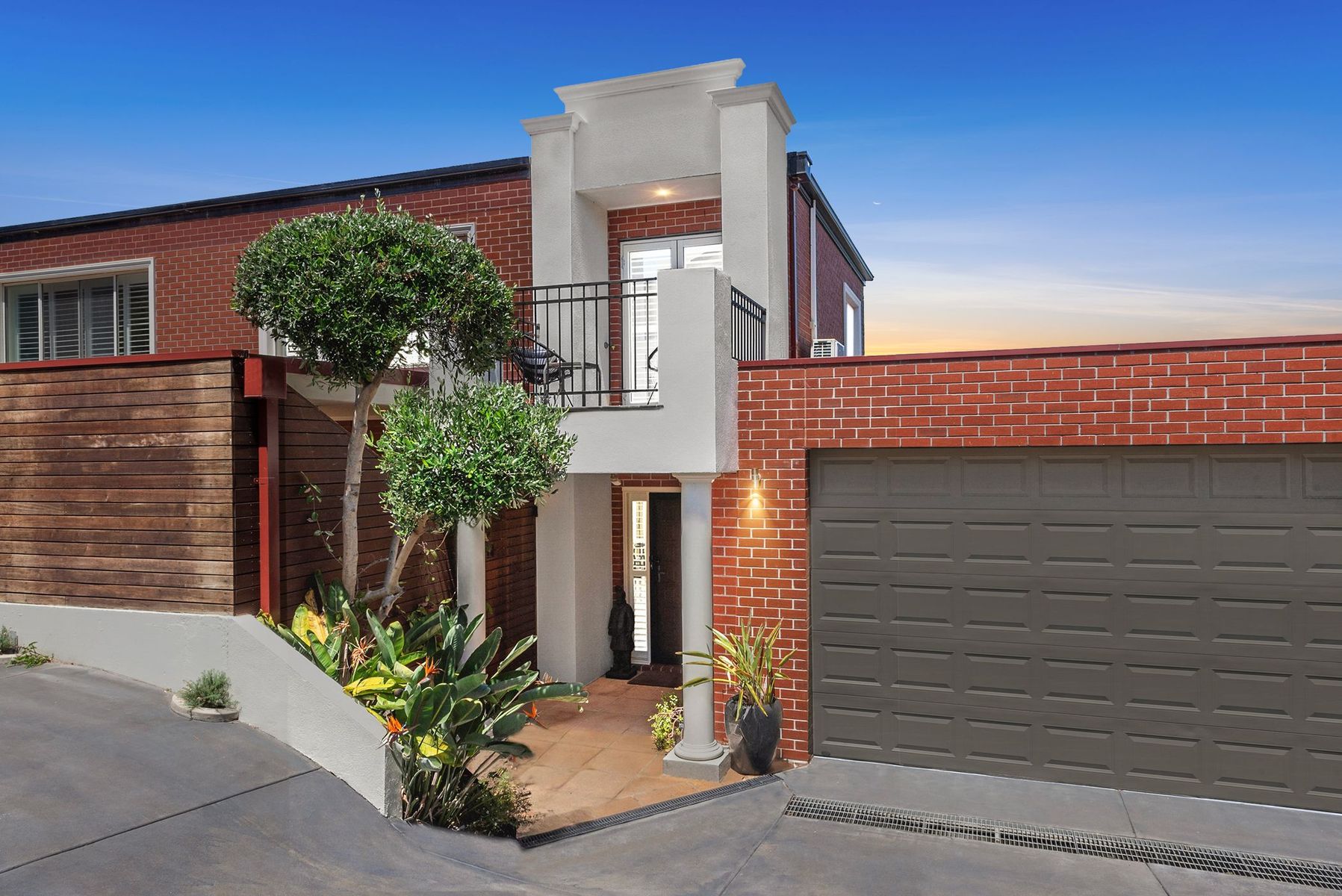 2/16 Wilsons Road, Mornington, Vic, 3931 - Image 1