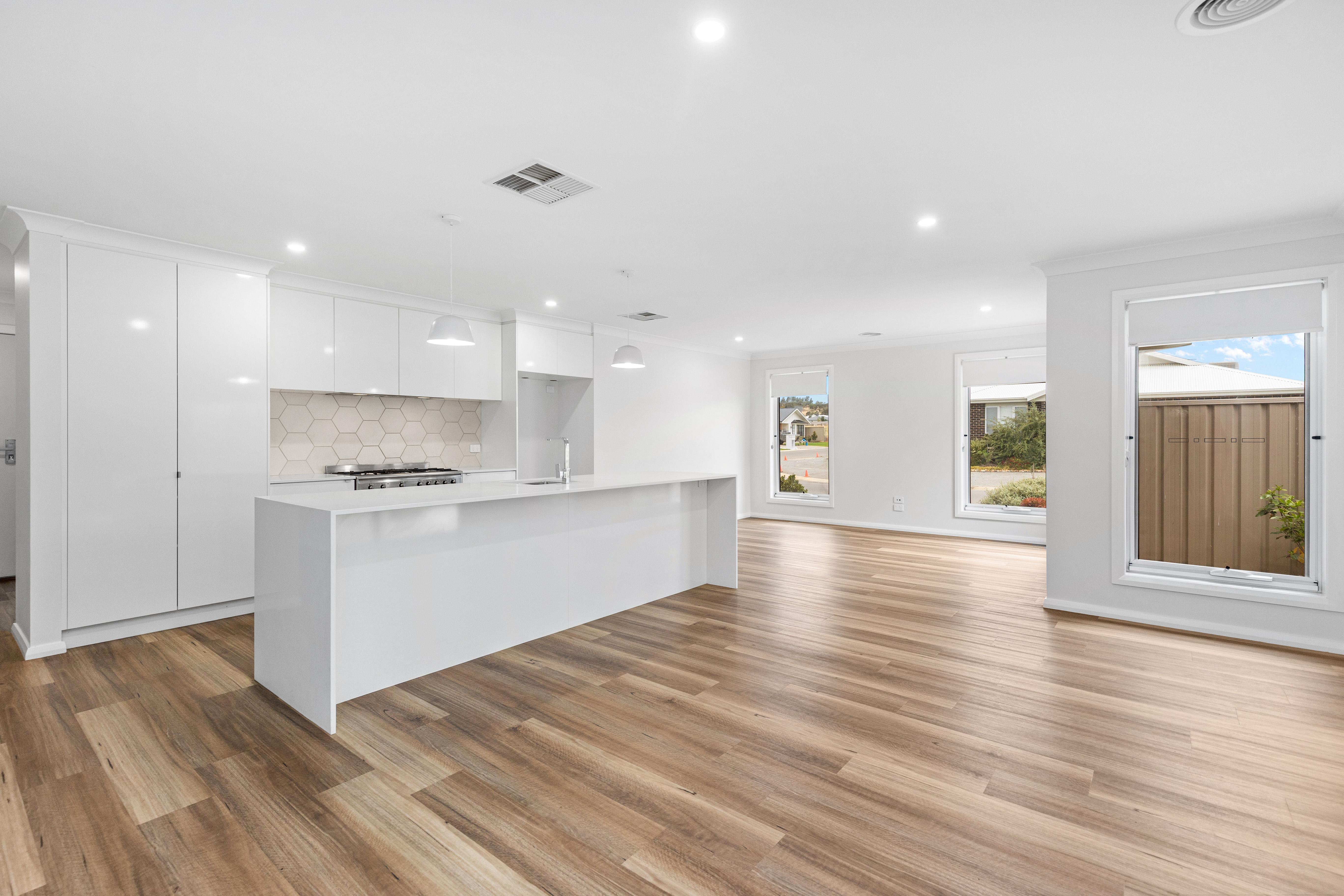 3-bedroom unit at 8 Billabong Crescent, Gobbagombalin, NSW 2650, Wagga Wagga, New South Wales