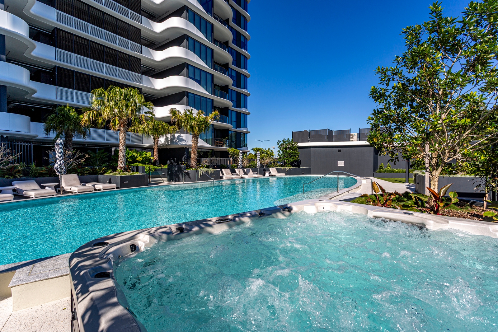 1106/180 Marine Parade, Labrador, Qld, 4215 - Image 1