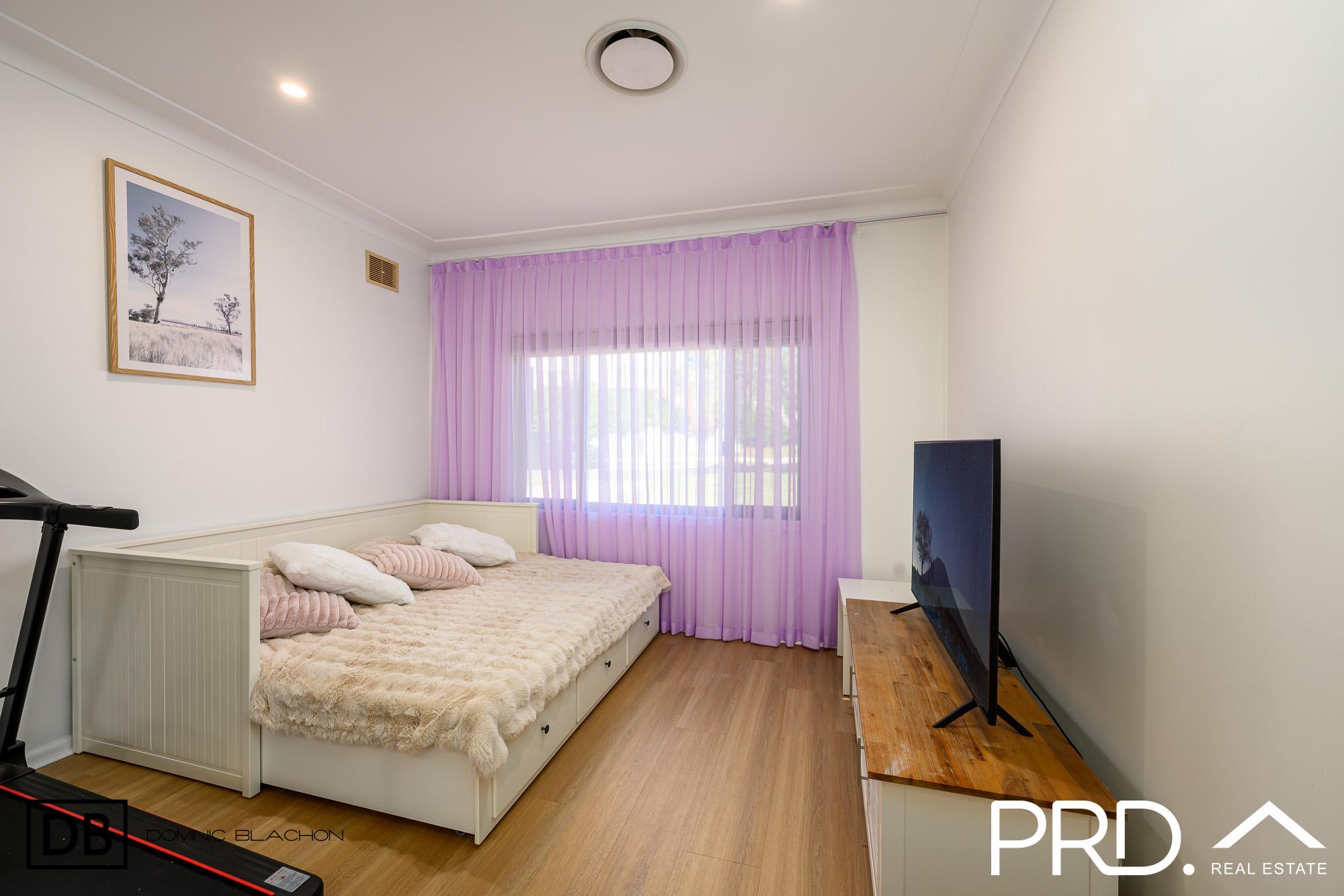 16 SHARI AVENUE, Picnic Point NSW 2213 - Image 9