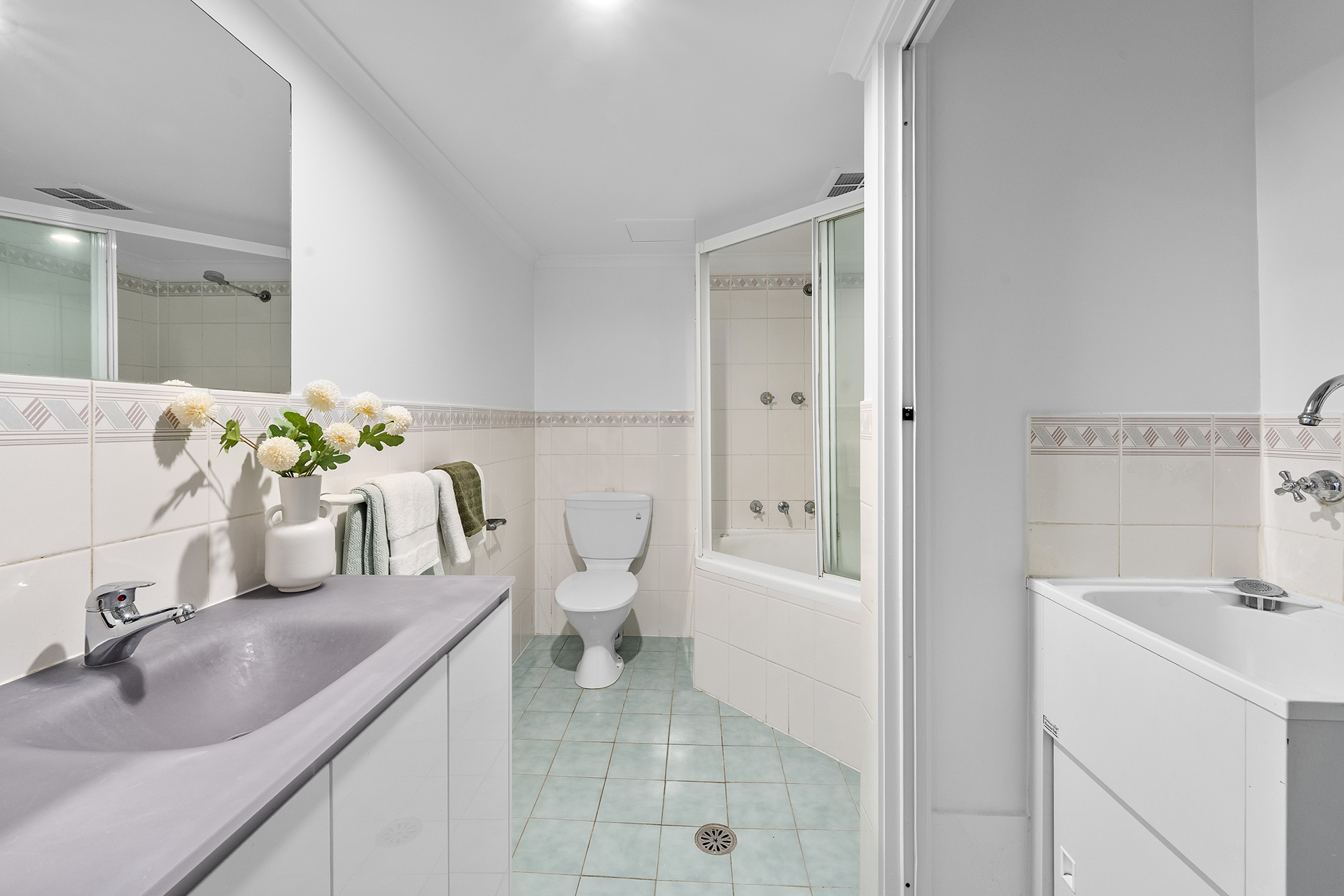 1-bedroom unit at ROYSTONVALE 68 10 EYRE STREET, GRIFFITH ACT 2603, Unincorporated Act, Australian Capital Territory
