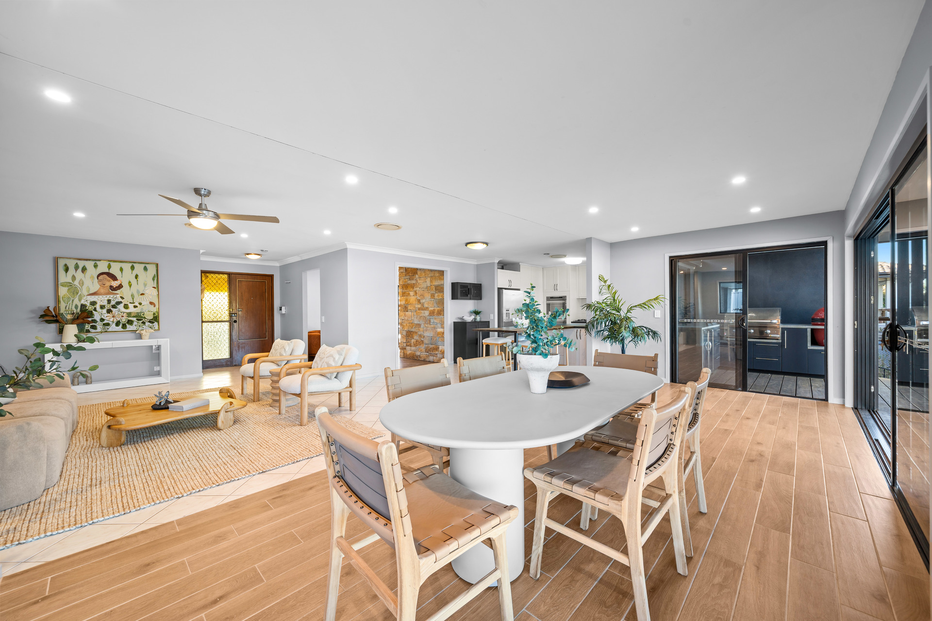 18 MCILWAIN DRIVE, Mermaid Waters QLD 4218 - Image 8
