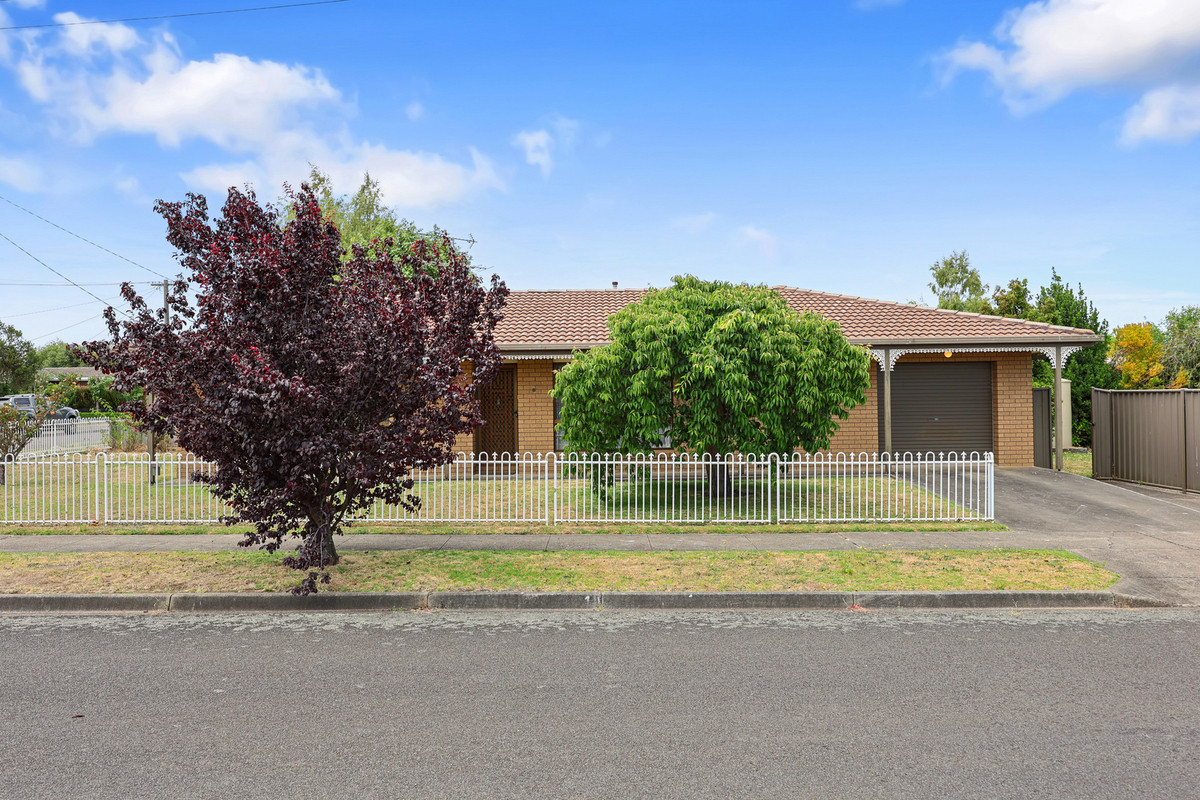 10 Strachan Street, Hamilton, VIC 3300 - Image 2