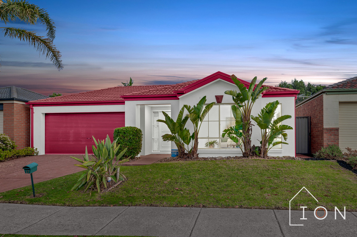 17 BRADFORD DRIVE, Cranbourne East VIC 3977 - Image 1