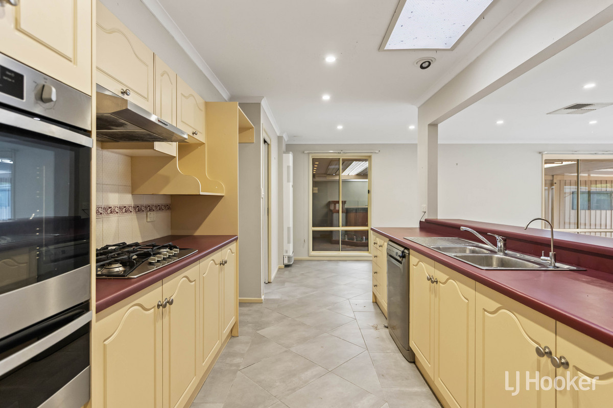 2 PINEHURST COURT, Craigmore SA 5114 - Image 8