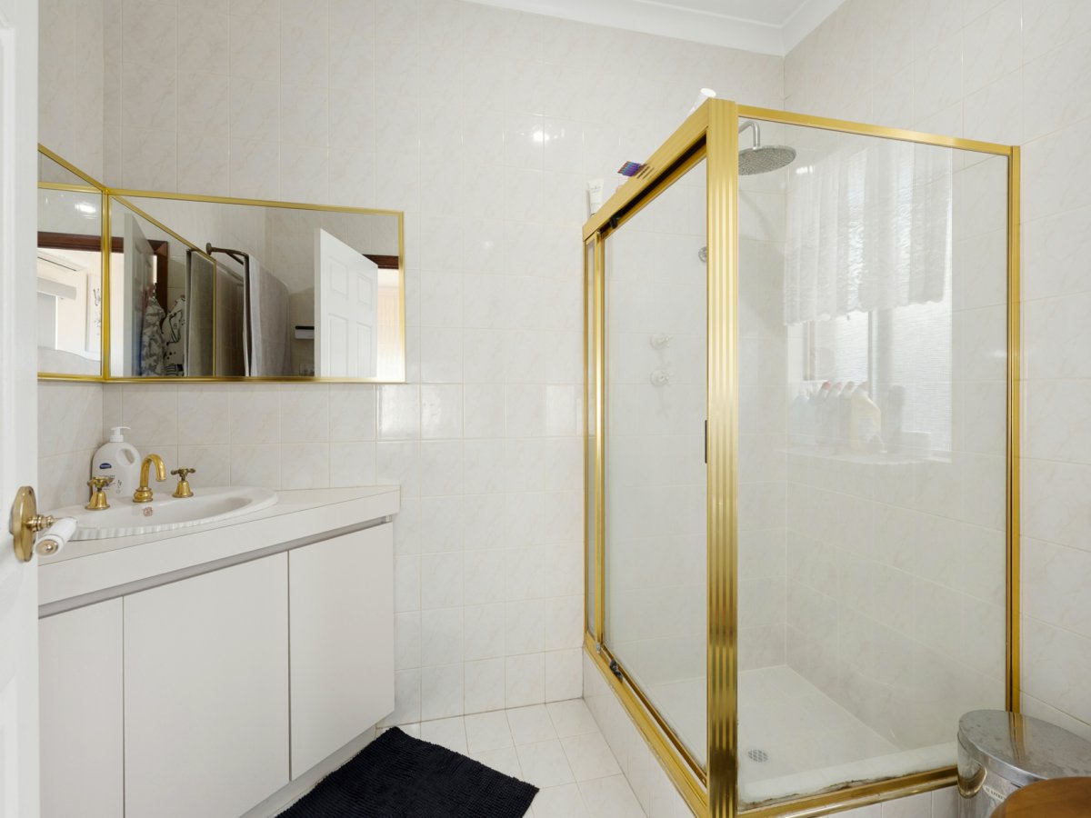 8 VENTURER COURT, Thornlie WA 6108 - Image 9
