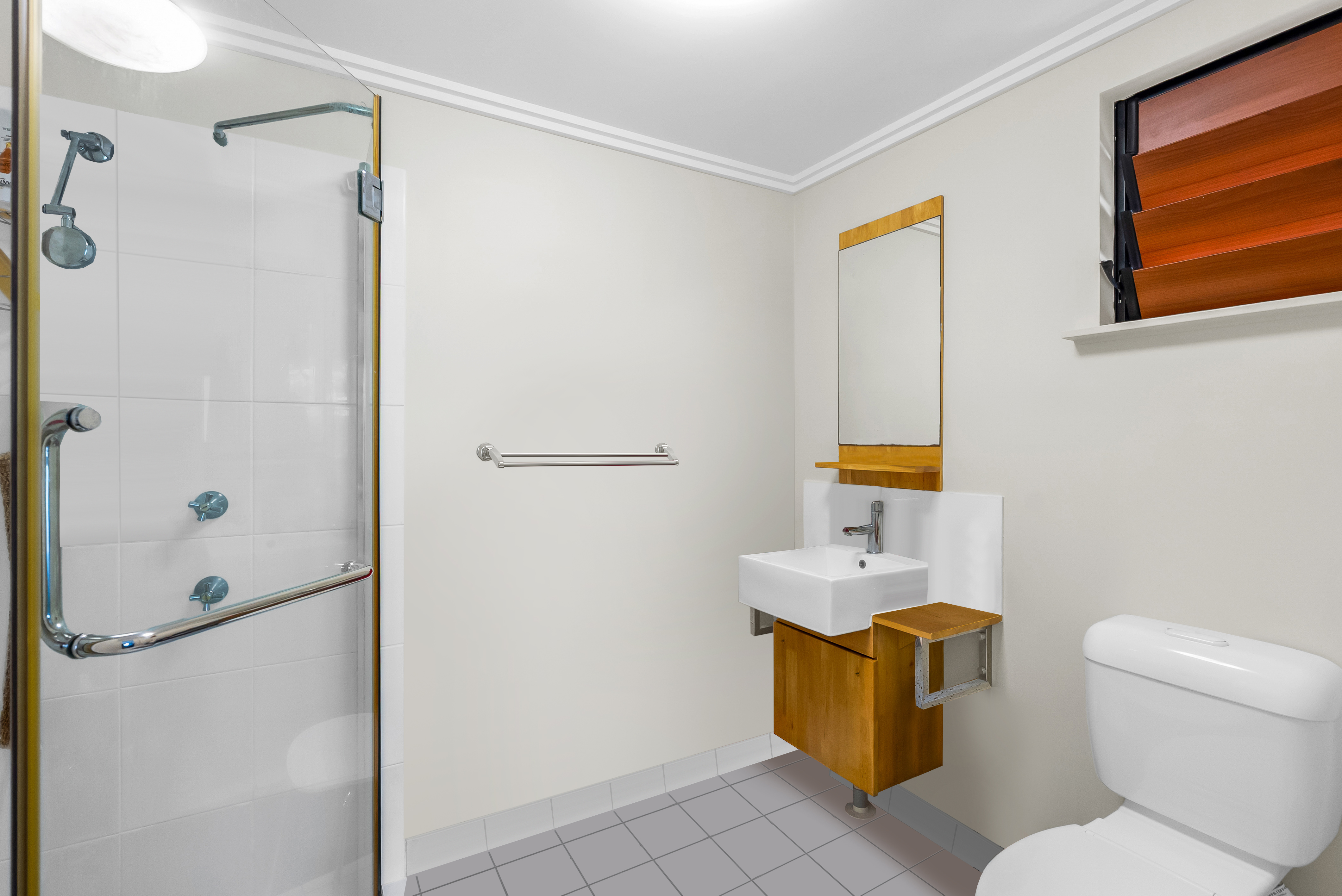 2204 40-42 CLIFTON ROAD, CLIFTON BEACH QLD 4879 - Image 8