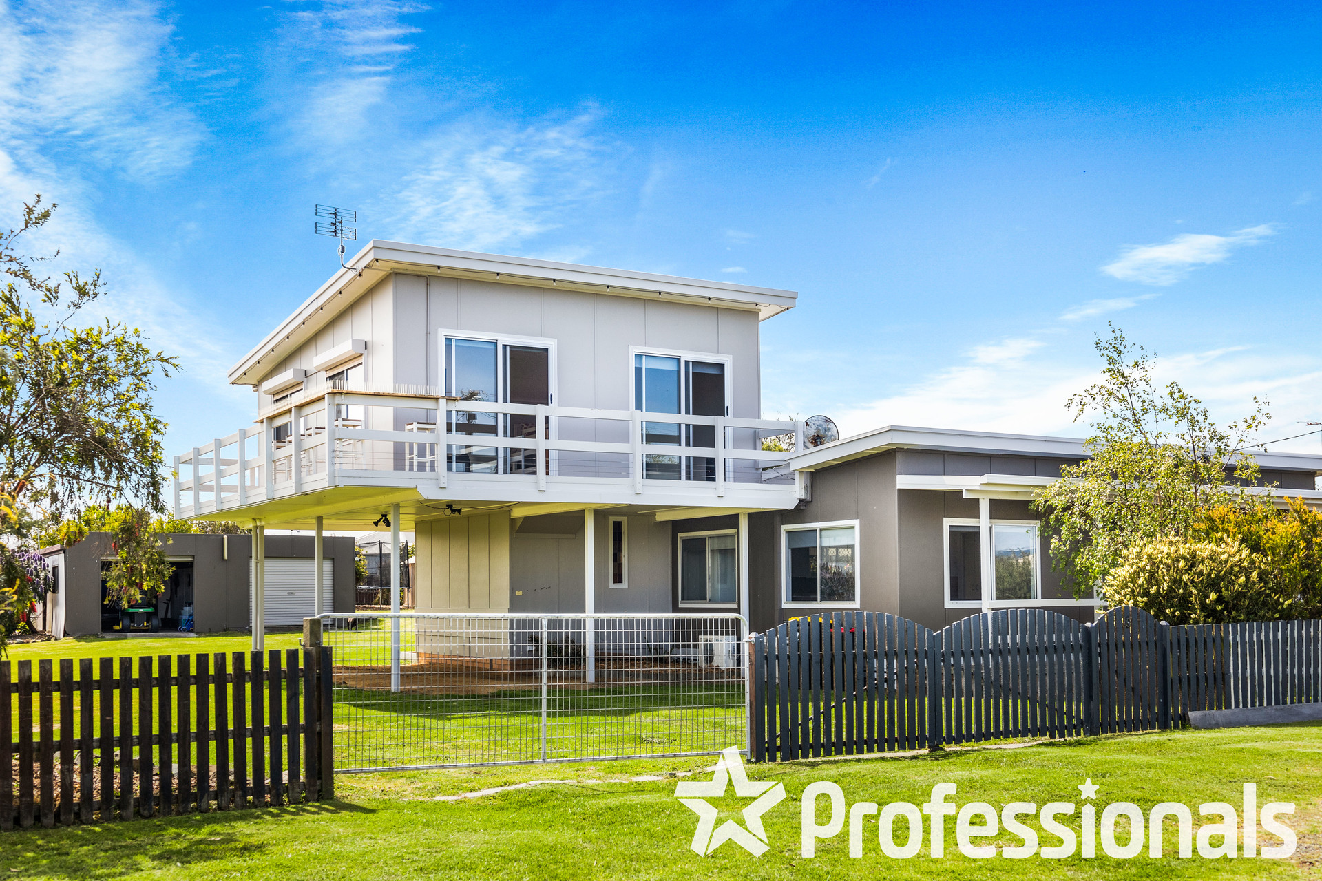 2-bedroom house at 5 Newhaven Crescent, Mcloughlins Beach, VIC 3874, Wellington, Victoria