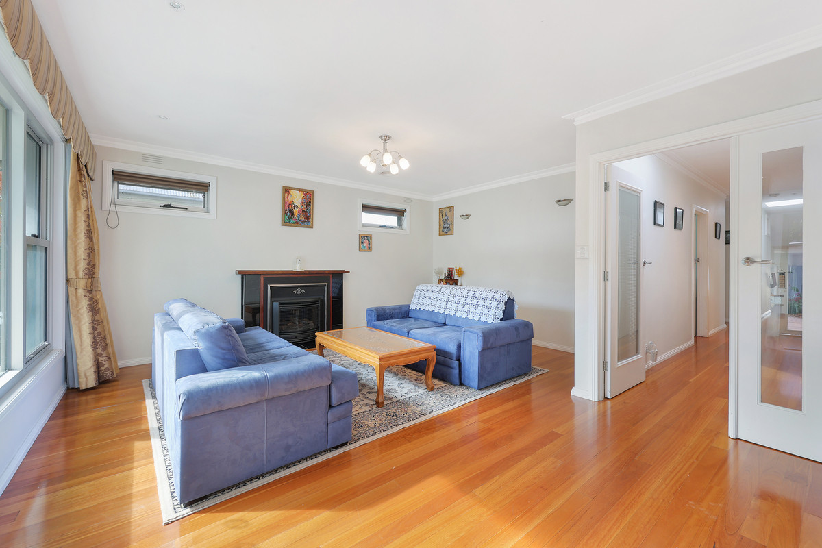 24 Chaucer Street, Hamilton, VIC 3300 - Image 9