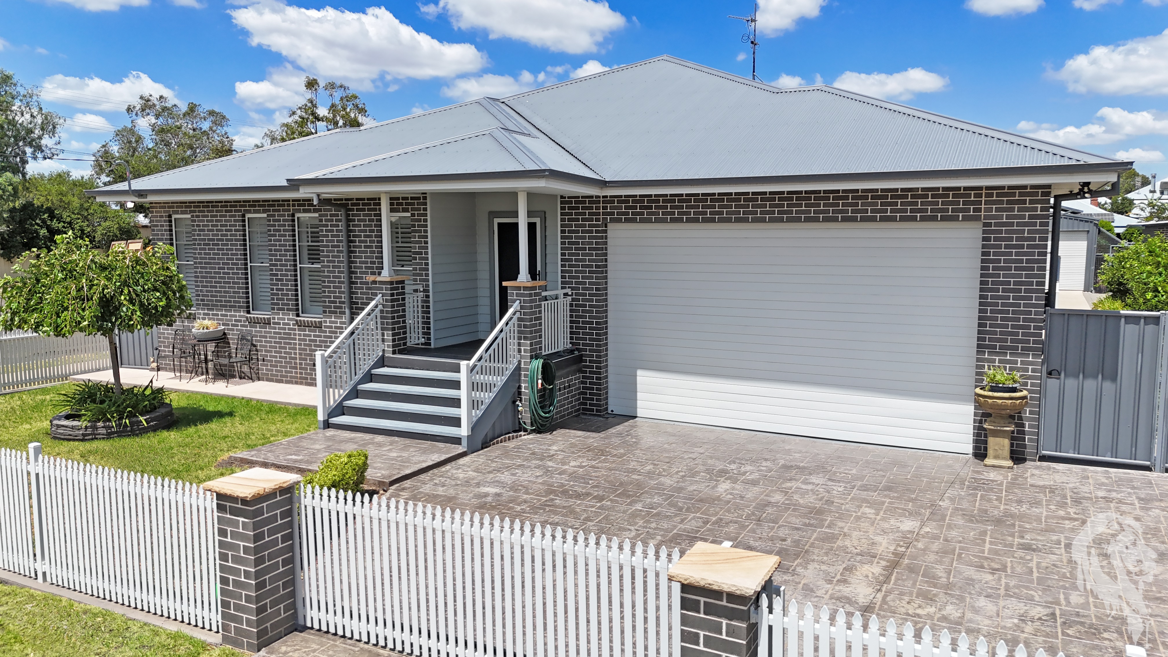 33 Nandewar Street, Narrabri, NSW 2390 - Image 1