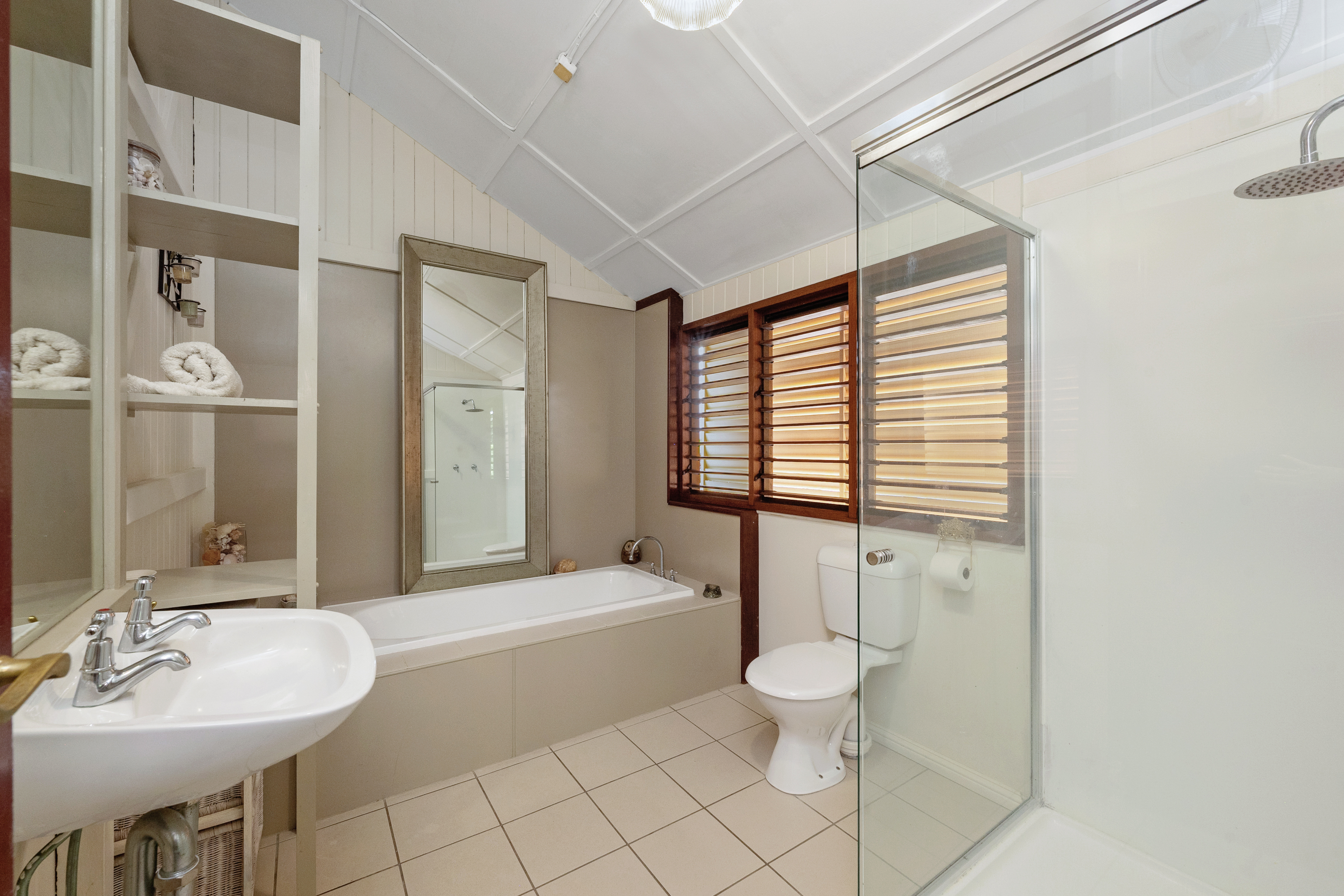 53 Armstrong Street, Hermit Park, QLD 4812 - Image 9