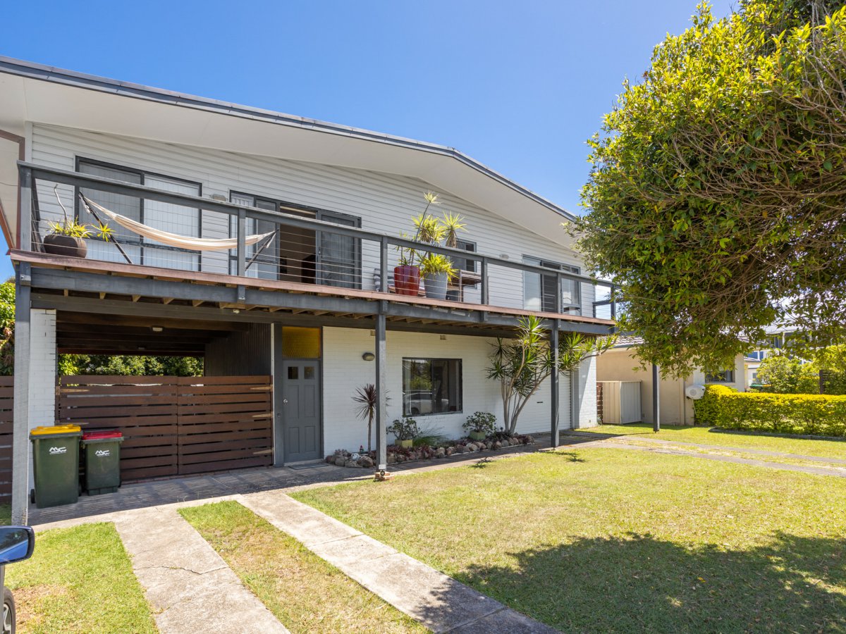 4-bedroom house at 16 Old Bar Road, Old Bar, NSW 2430, Mid-Coast, New South Wales