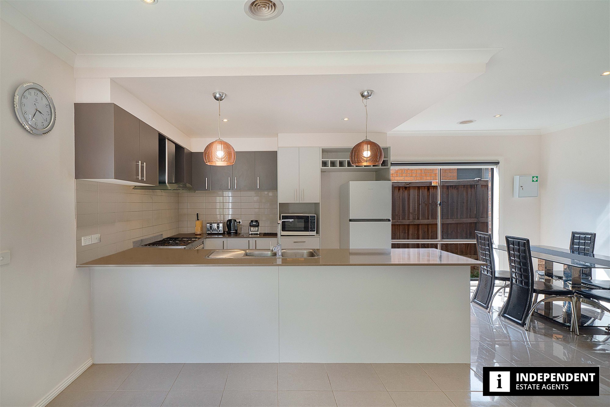19 Oldbridge Boulevard, Weir Views, VIC 3338 - Image 4