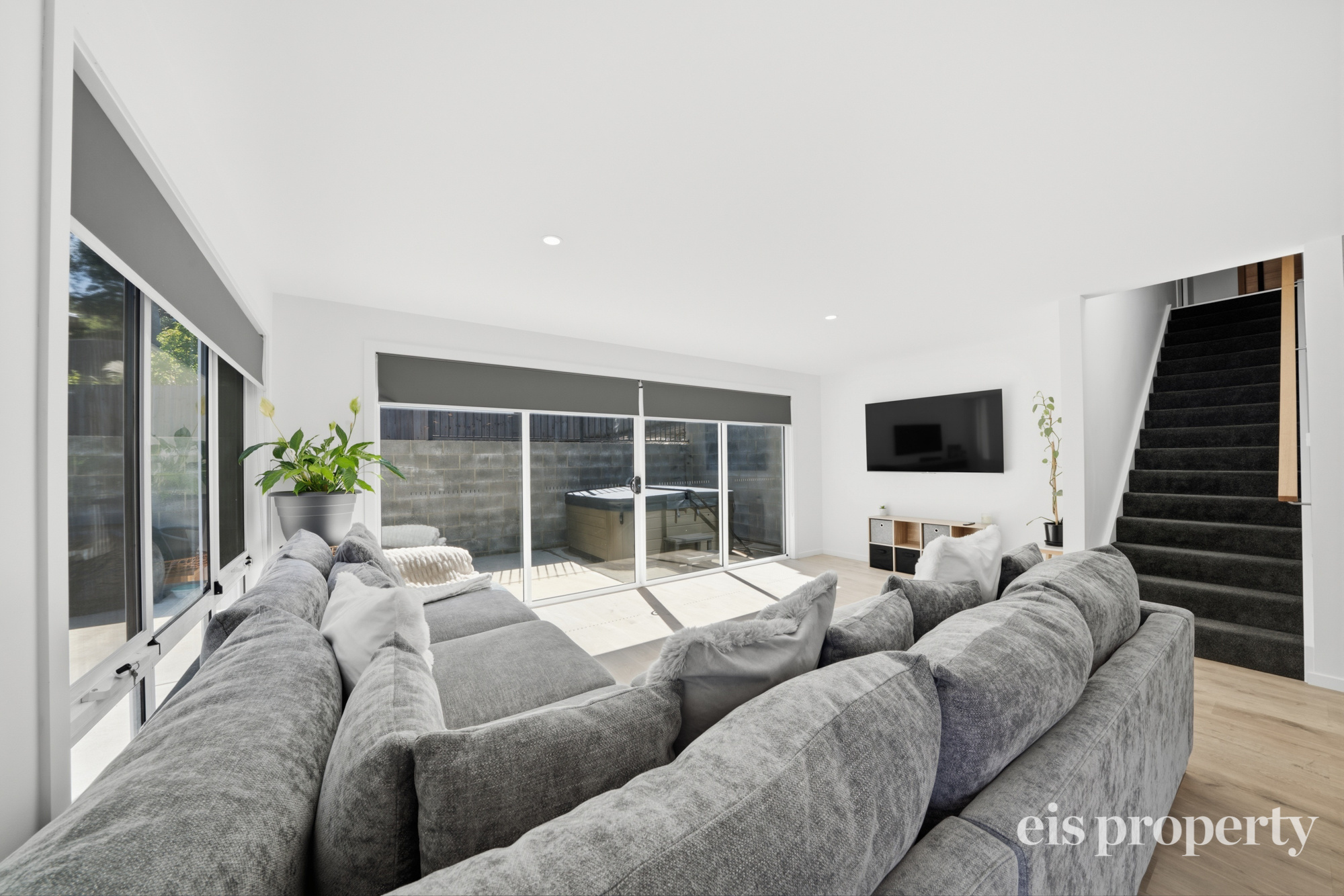 11 HUTCHINSON PLACE, West Hobart TAS 7000 - Image 3