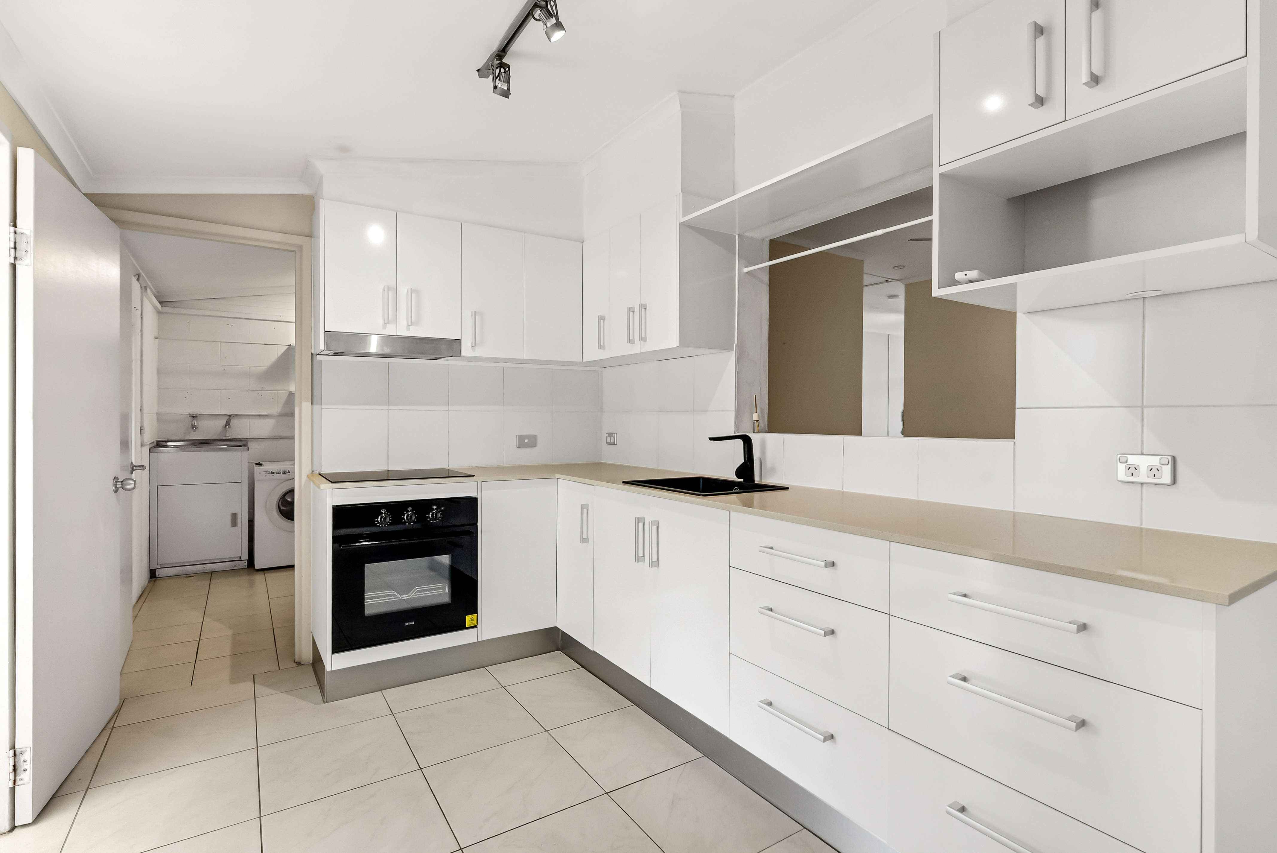 1/233 Buchan Street, Westcourt, QLD 4870 - Image 6