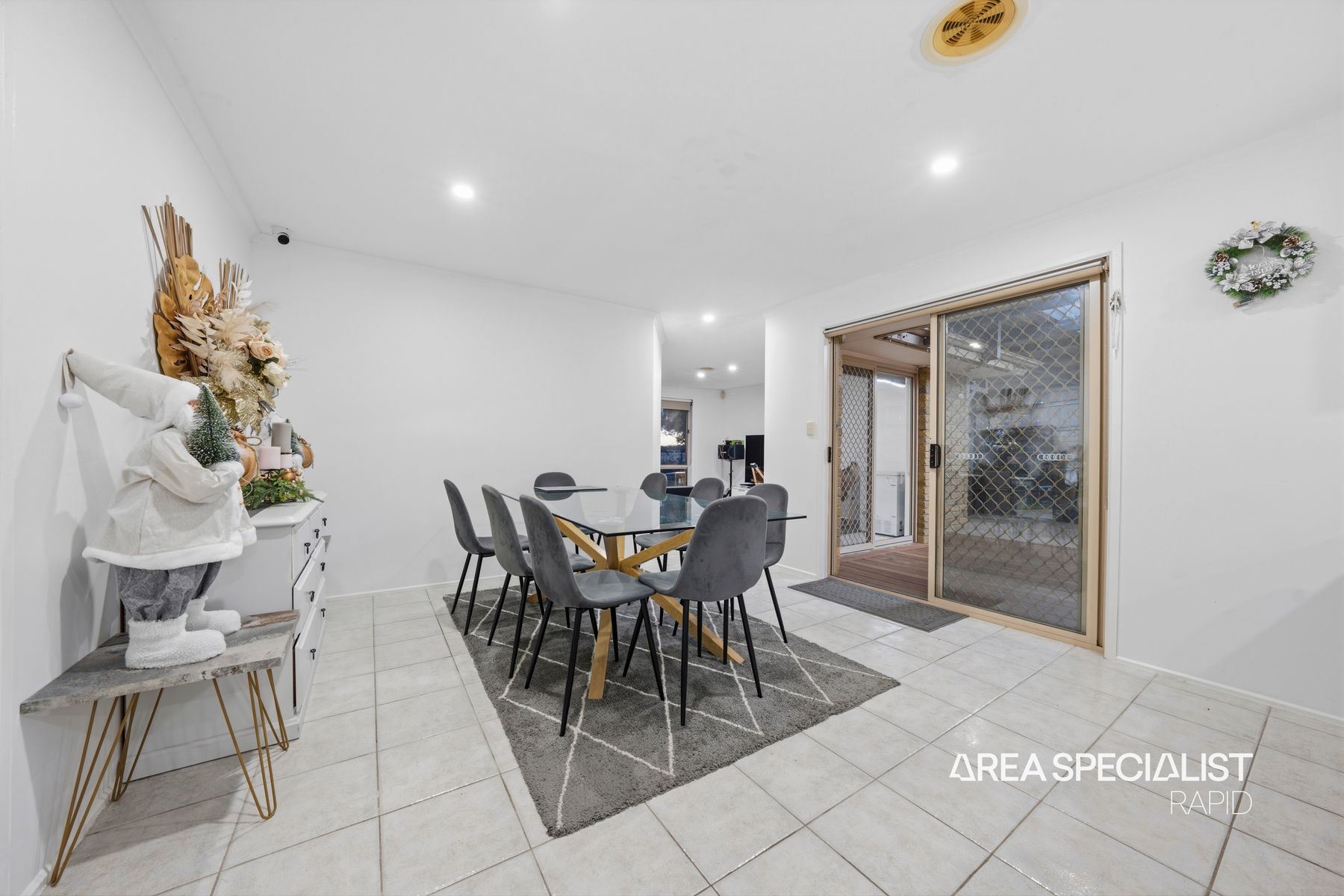 19 LEOPOLD CRESCENT, Hampton Park VIC 3976 - Image 7