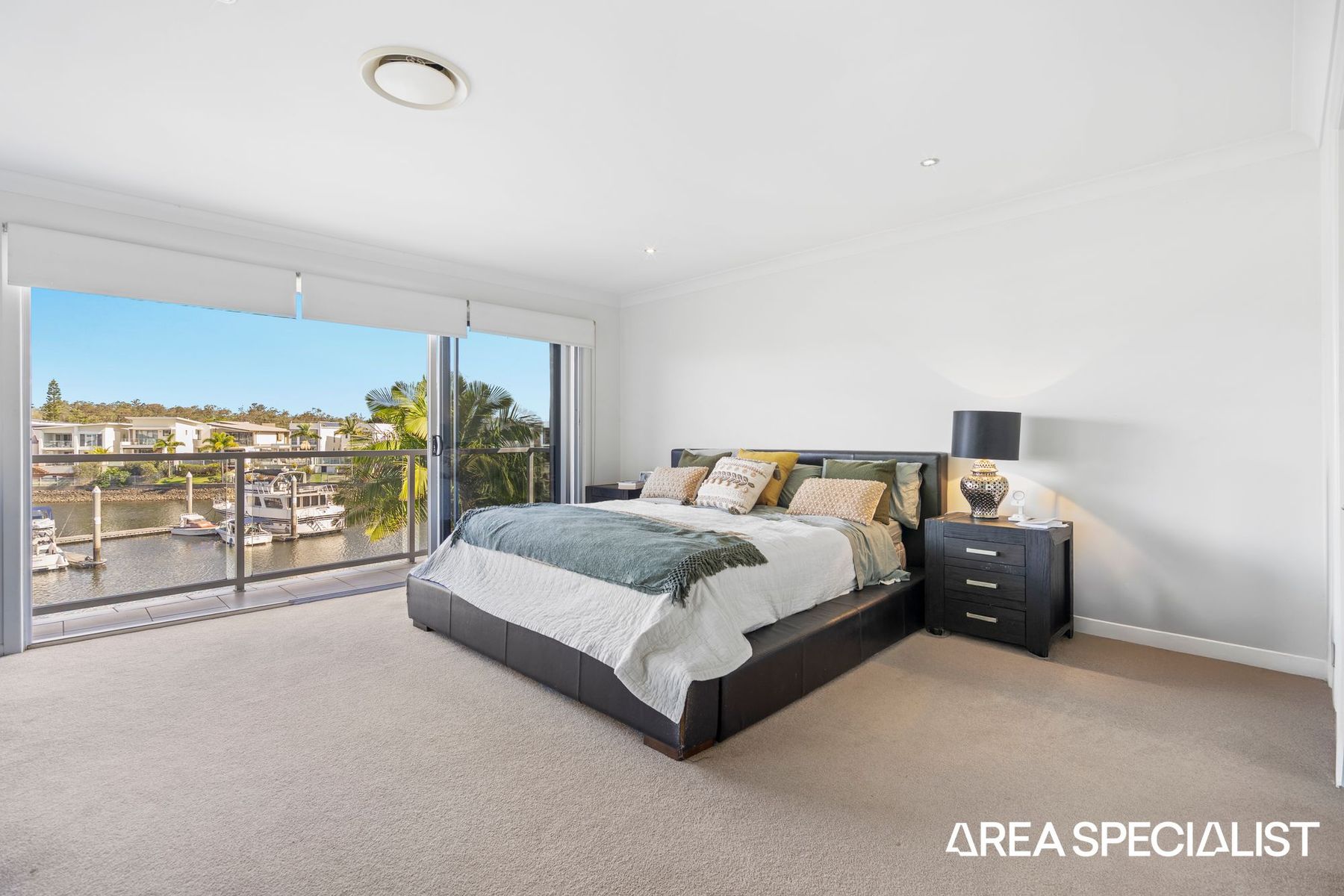 19 Coomera Court, Helensvale, QLD 4212 - Image 10