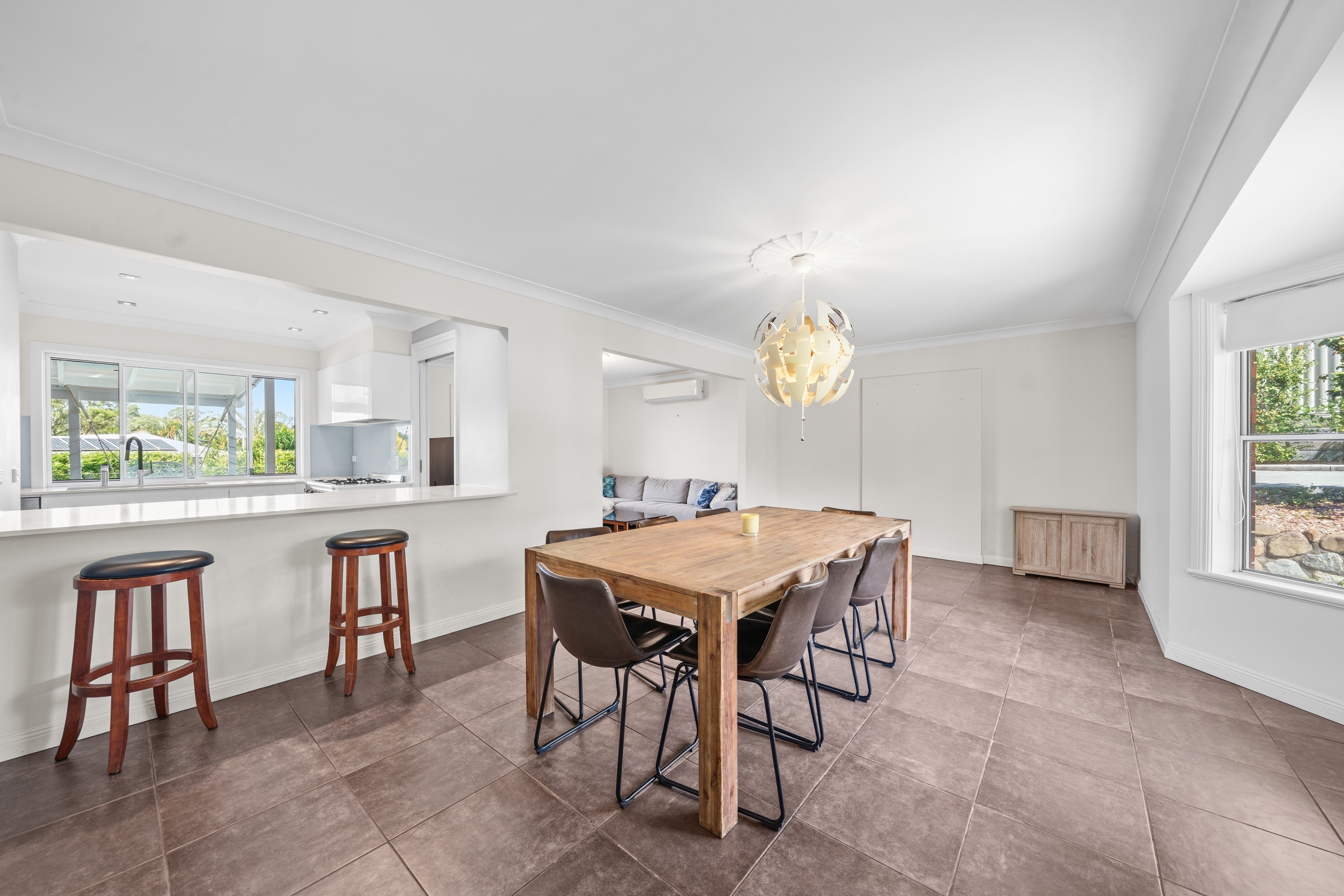 9 PENAMBER COURT, Benowa QLD 4217 - Image 6