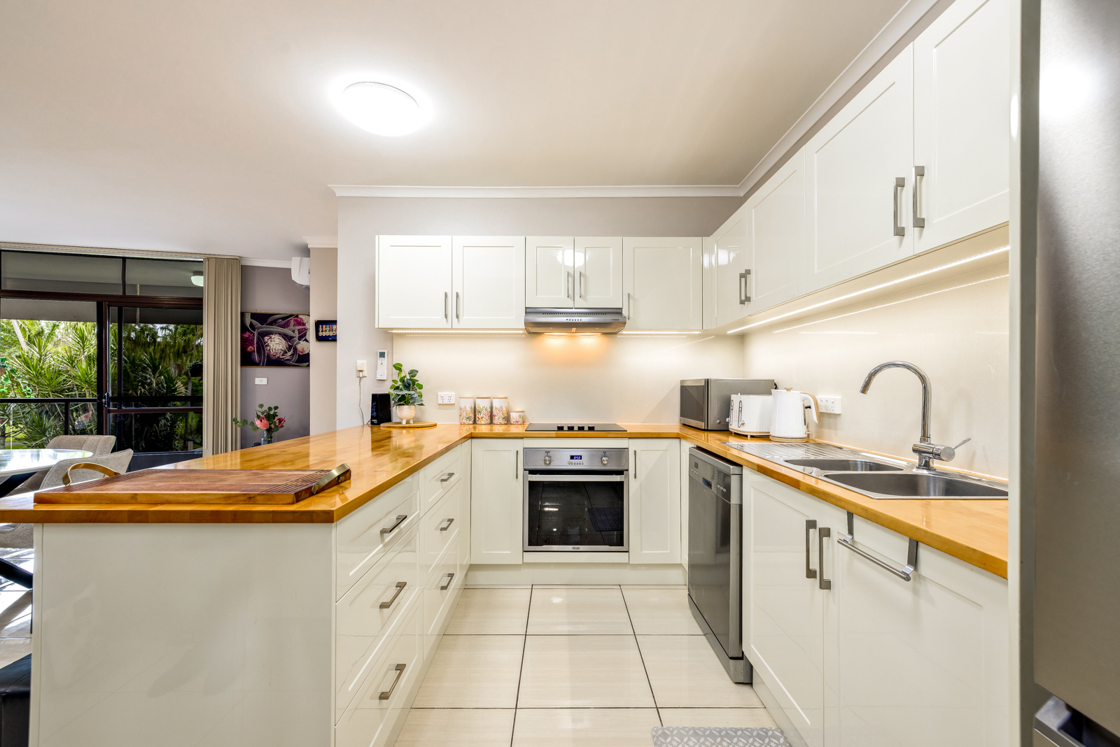 8/281-283 Esplanade , Cairns North, Qld, 4870 - Image 3