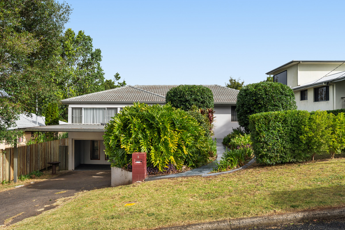 8 BARRYMOUNT CRESCENT, Mount Lofty QLD 4350 - Image 2