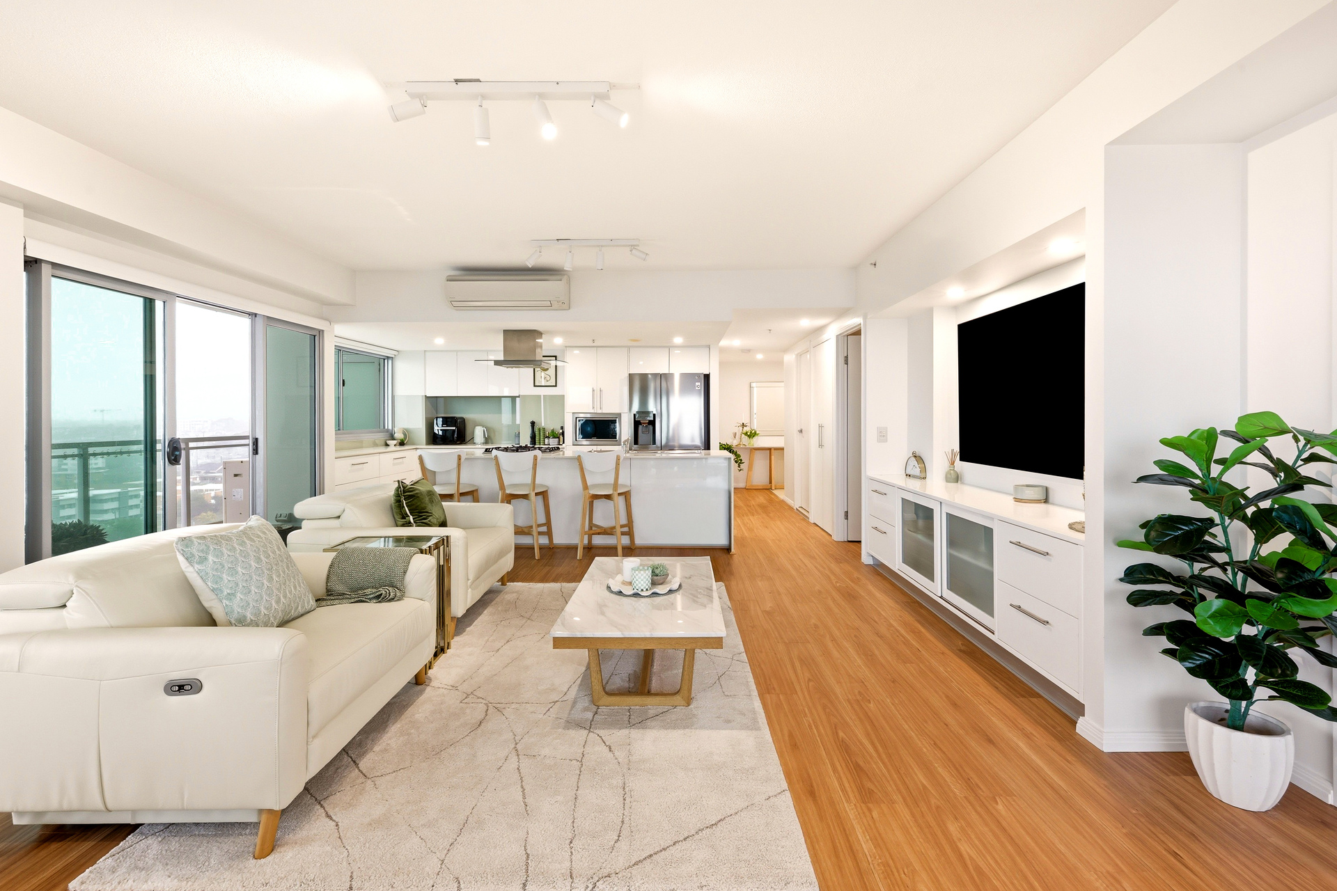 1004 185 REDCLIFFE PARADE, REDCLIFFE QLD 4020 - Image 5