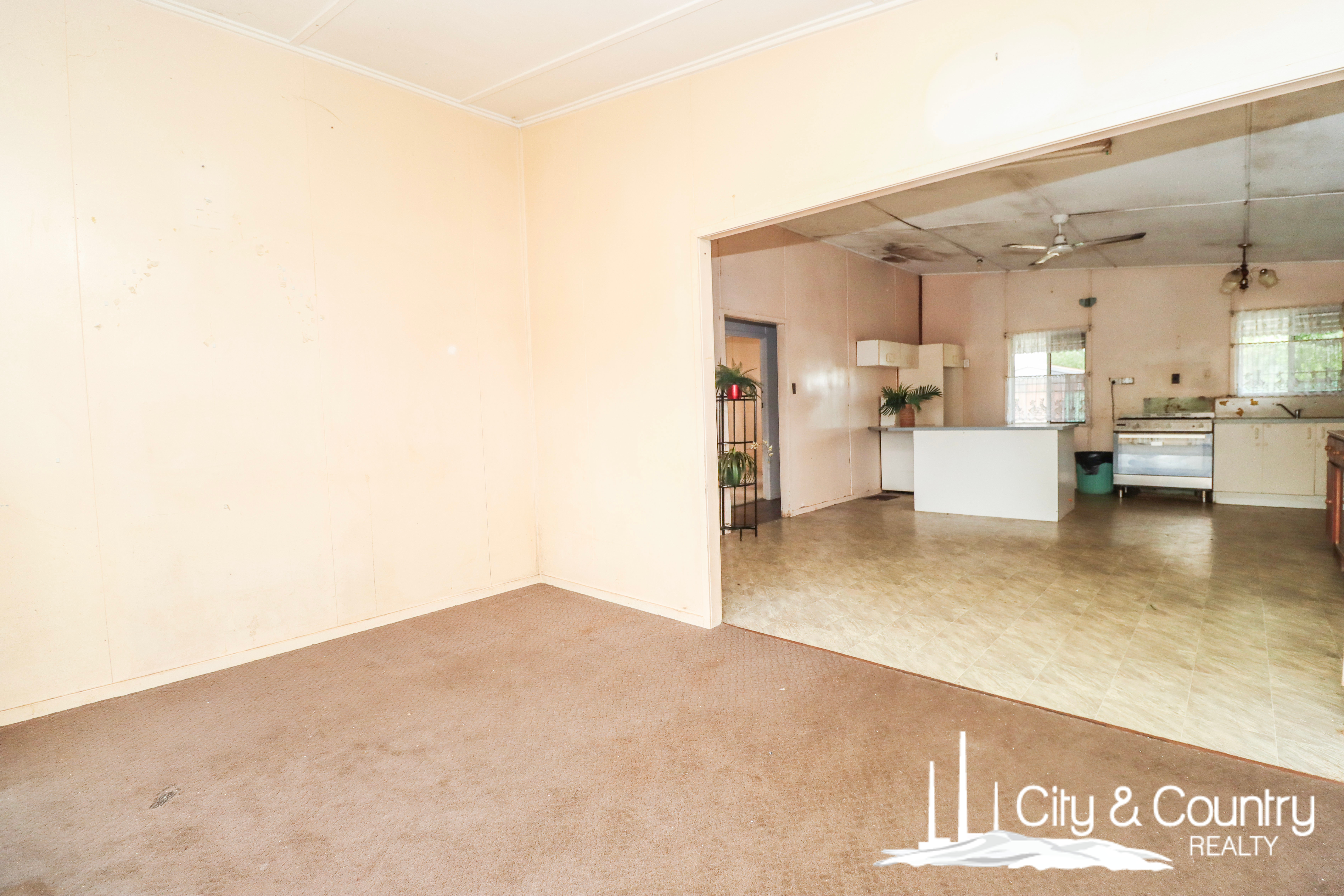 67 Second Avenue, Happy Valley, QLD 4825 - Image 2