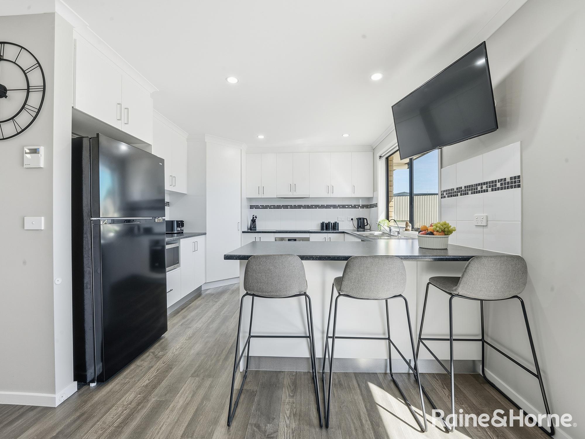 6 Olivia Court, Swansea, Tas, 7190 - Image 4