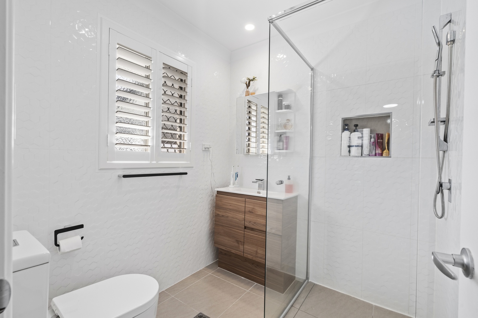 8 YARWOOD CRESCENT, Ormeau Hills QLD 4208 - Image 4