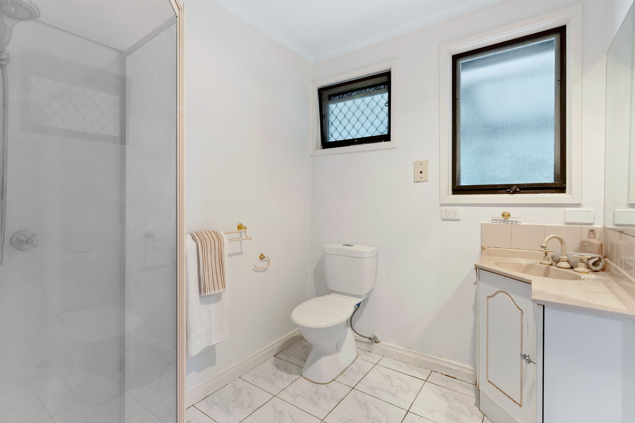 27 Cuthbert Drive, Mill Park, VIC 3082 - Image 8
