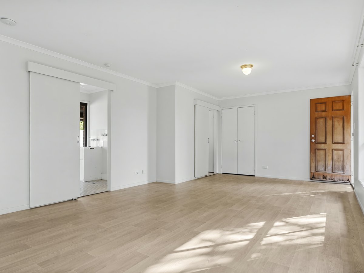 2 DAY PLACE, Sandstone Point QLD 4511 - Image 4