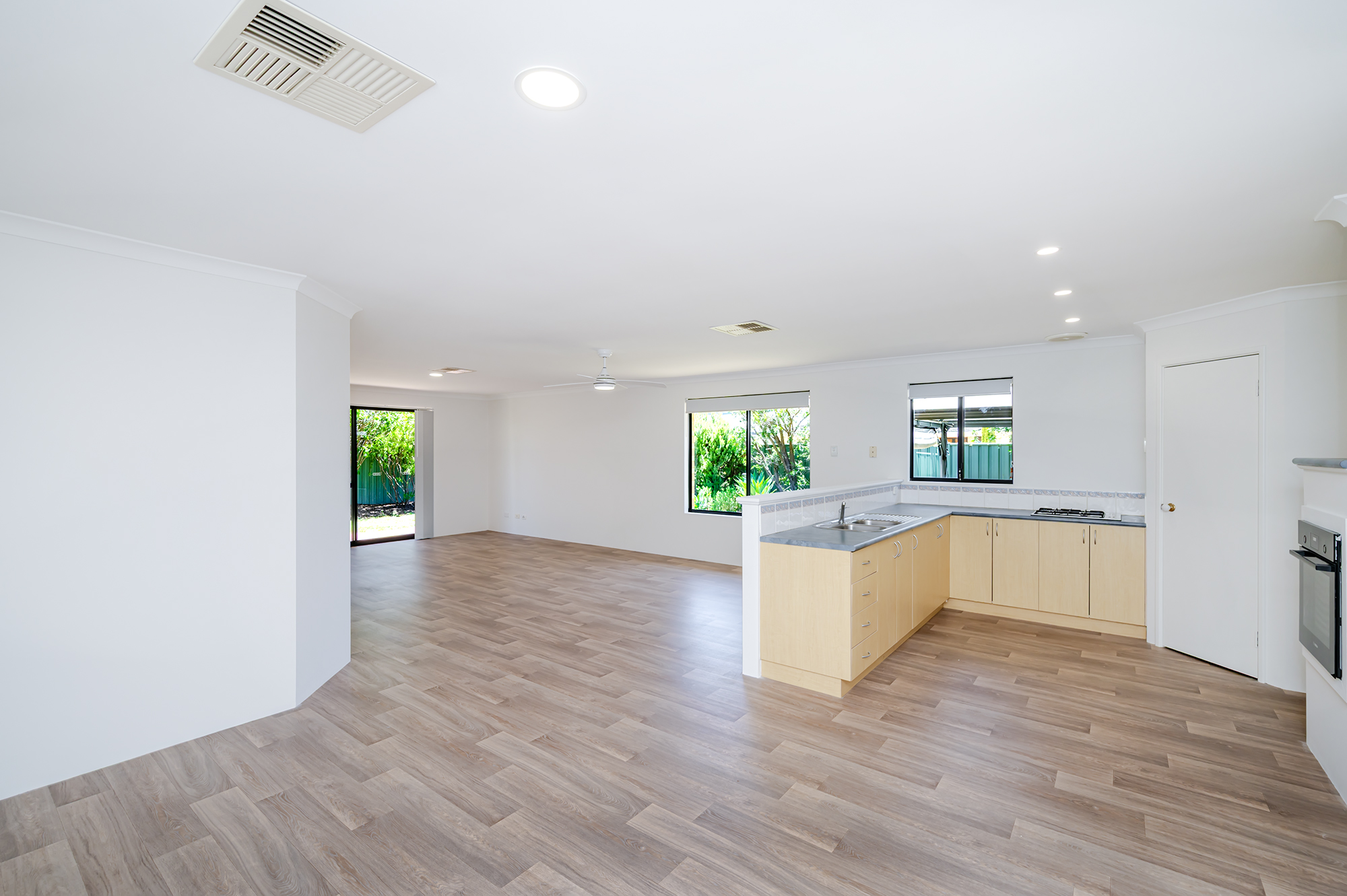 6 Regency Ramble, Wattle Grove, Wa, 6107 - Image 7