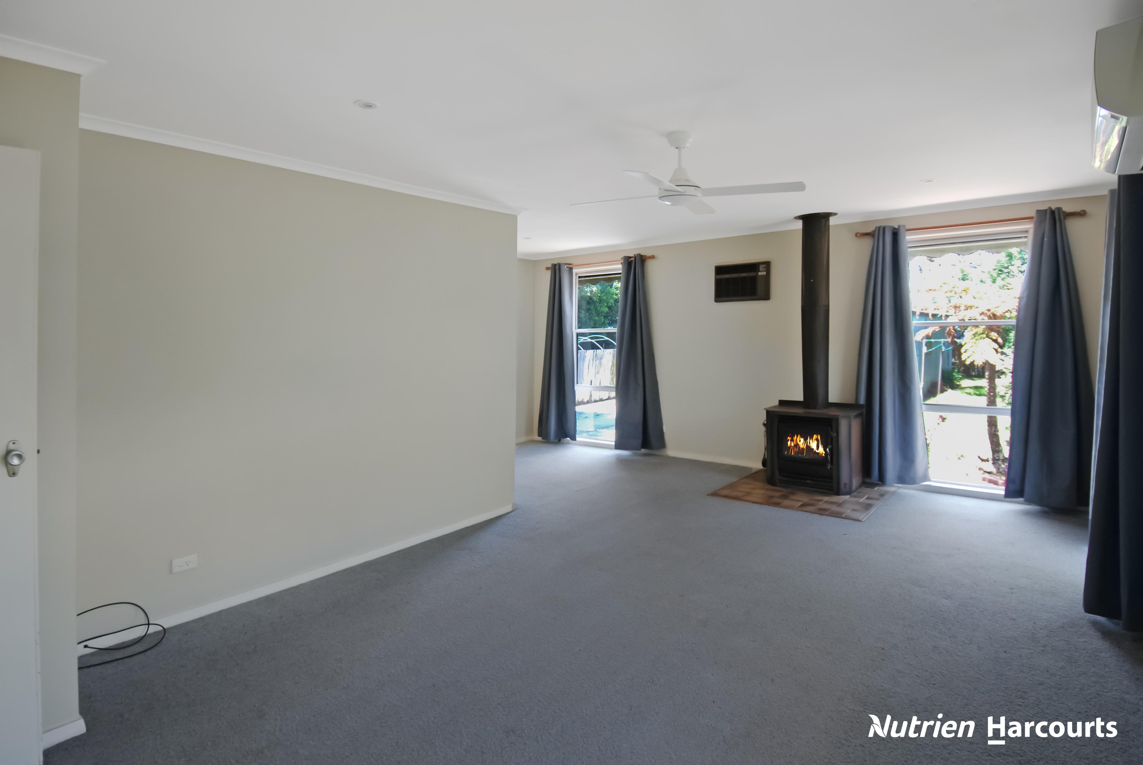 9 HYLAND CRESCENT, Yarram VIC 3971 - Image 6