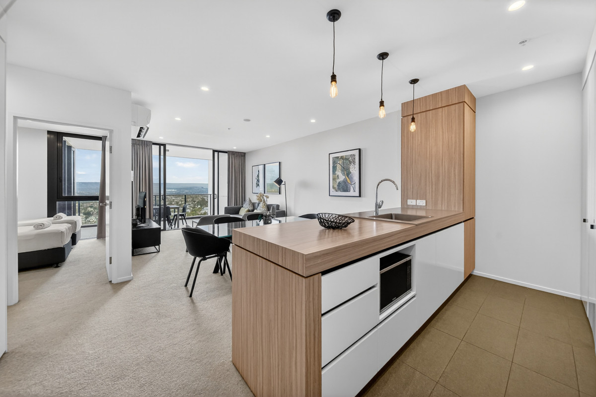 169/31 Queensland Avenue, Broadbeach, Qld, 4218 - Image 2