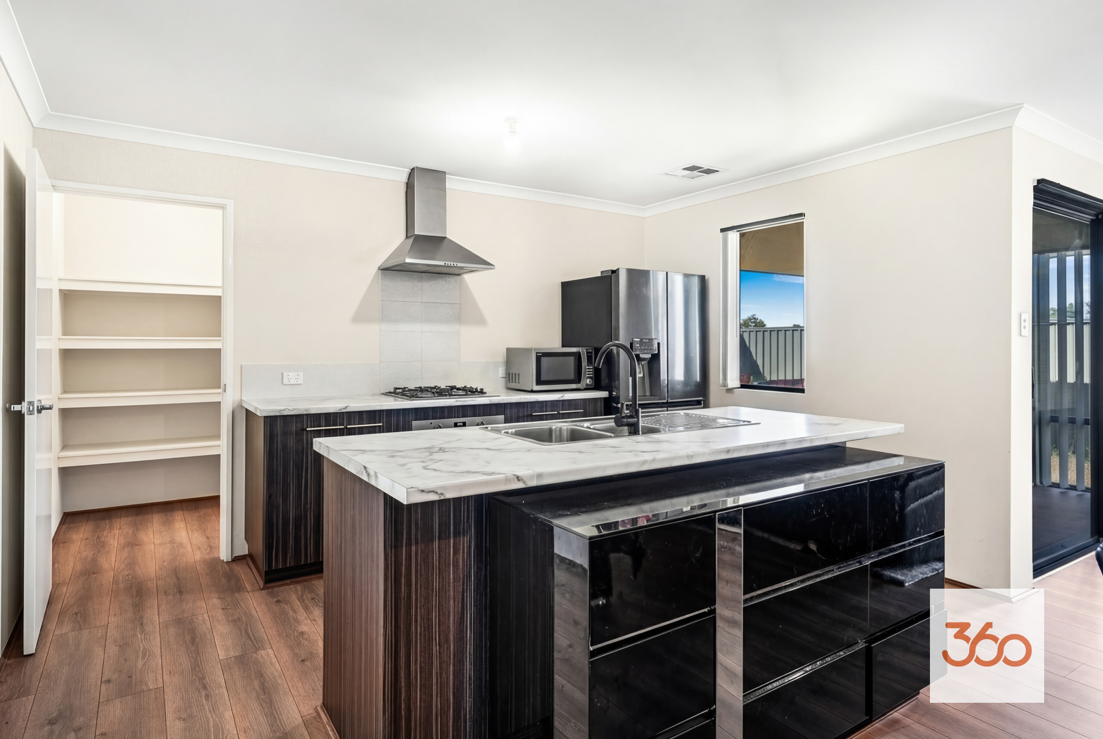 21 CANNES WAY, Dayton WA 6055 - Image 9