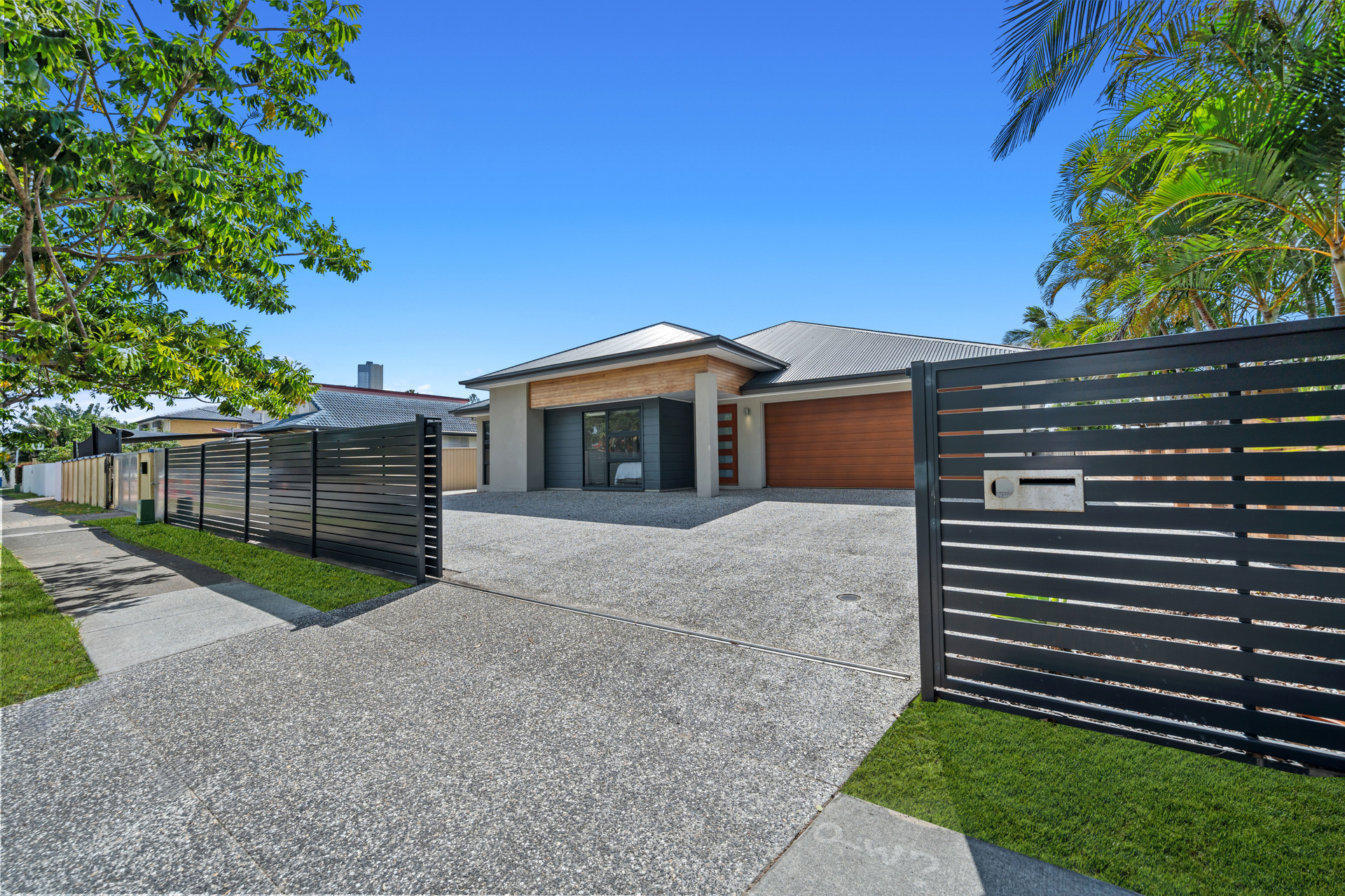 162 Sunshine Boulevard, Mermaid Waters, QLD 4218 - Image 3