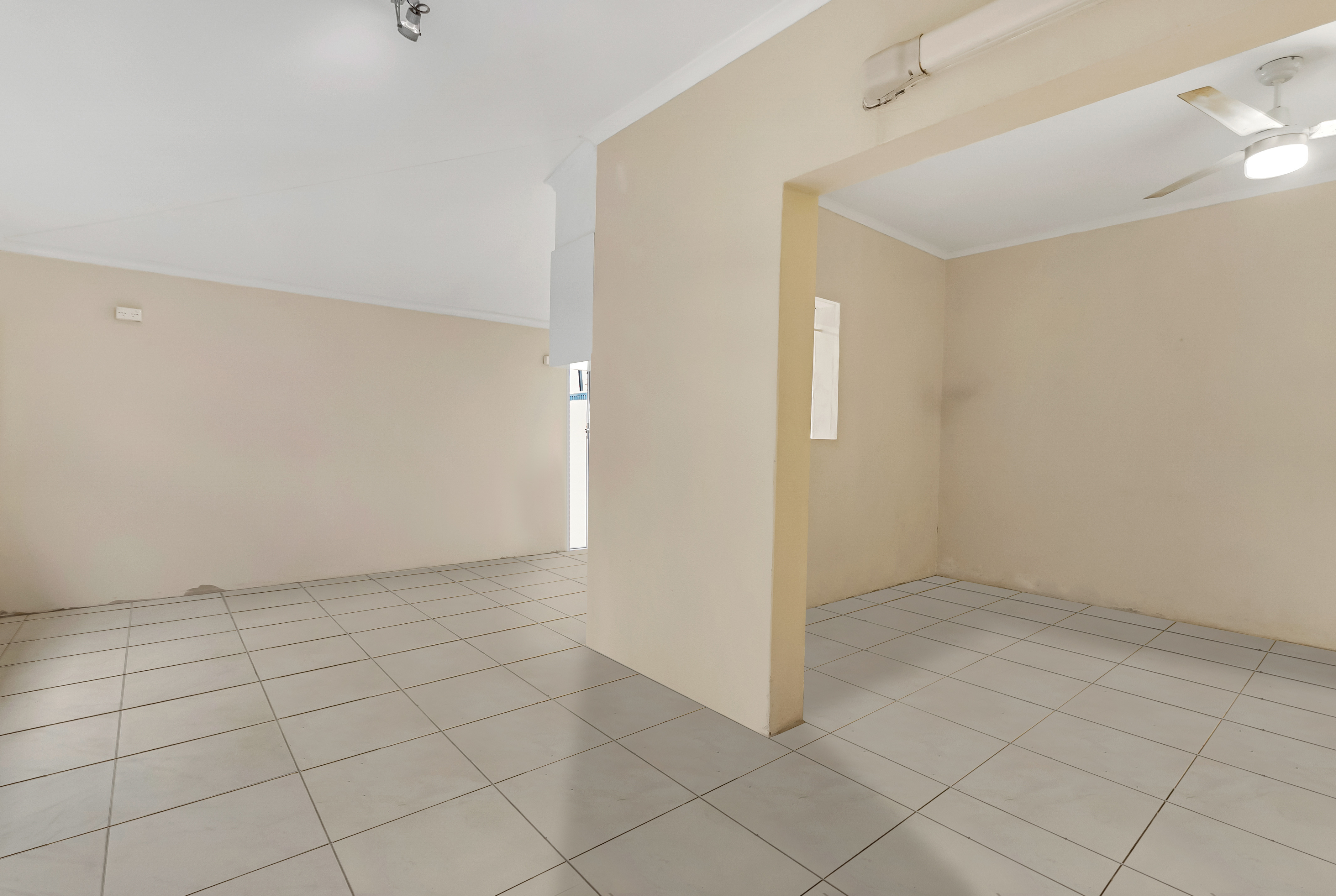 1/233 Buchan Street, Westcourt, QLD 4870 - Image 8